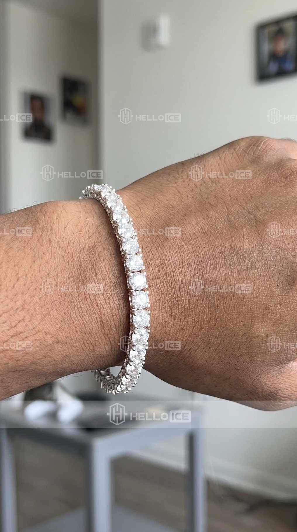 Helloice Review Image