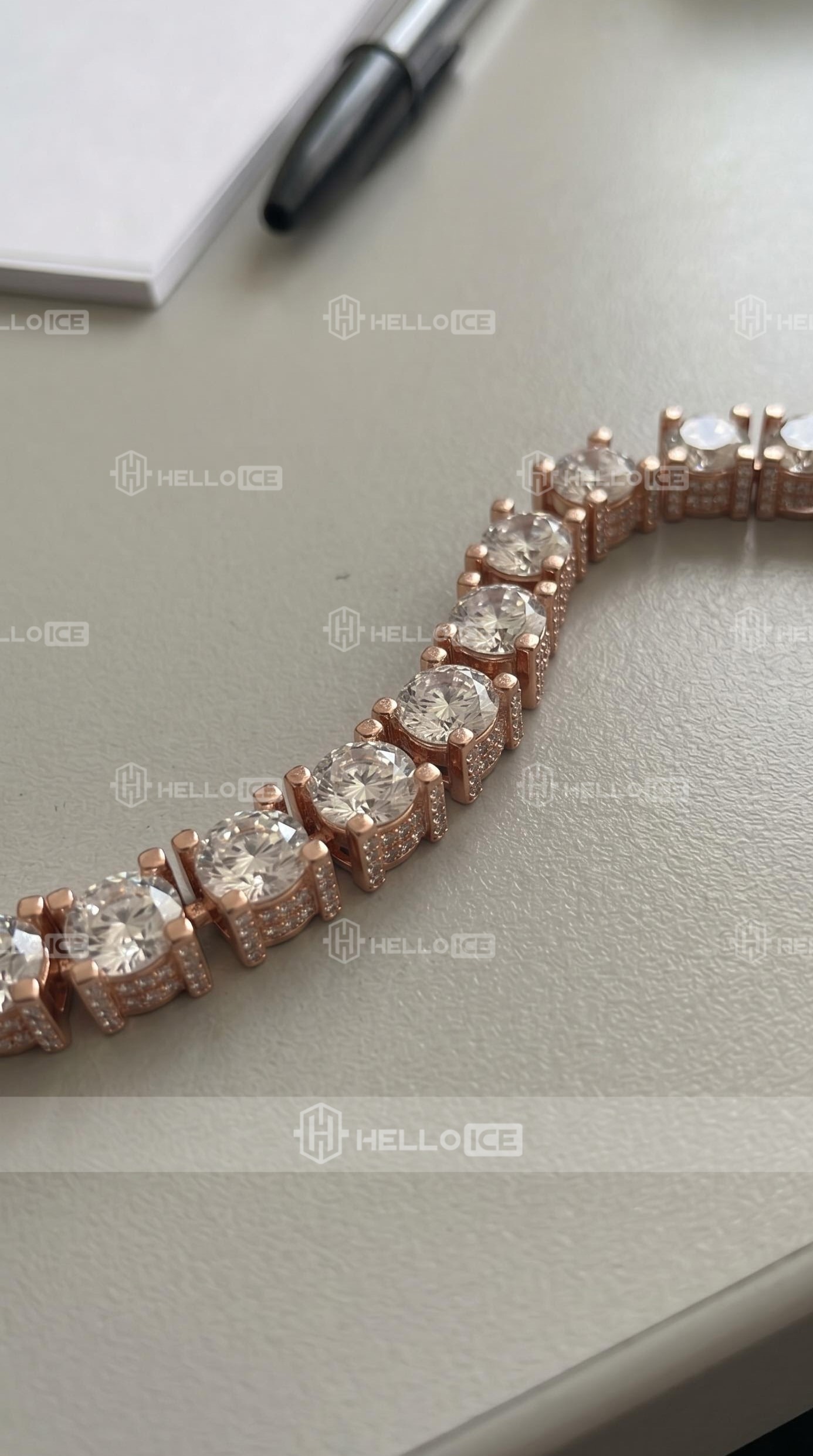 Helloice Review Image