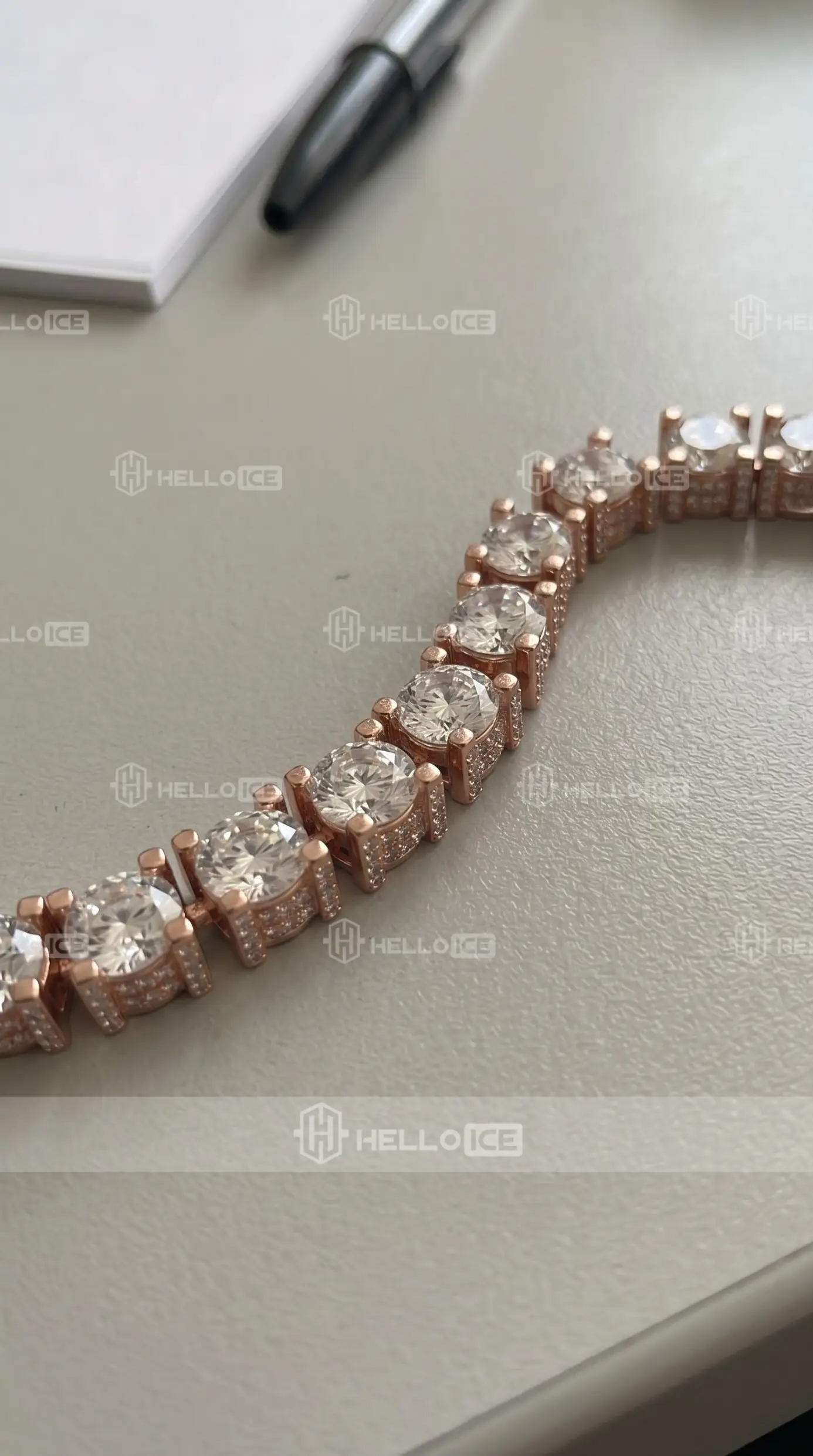 Helloice Review Image