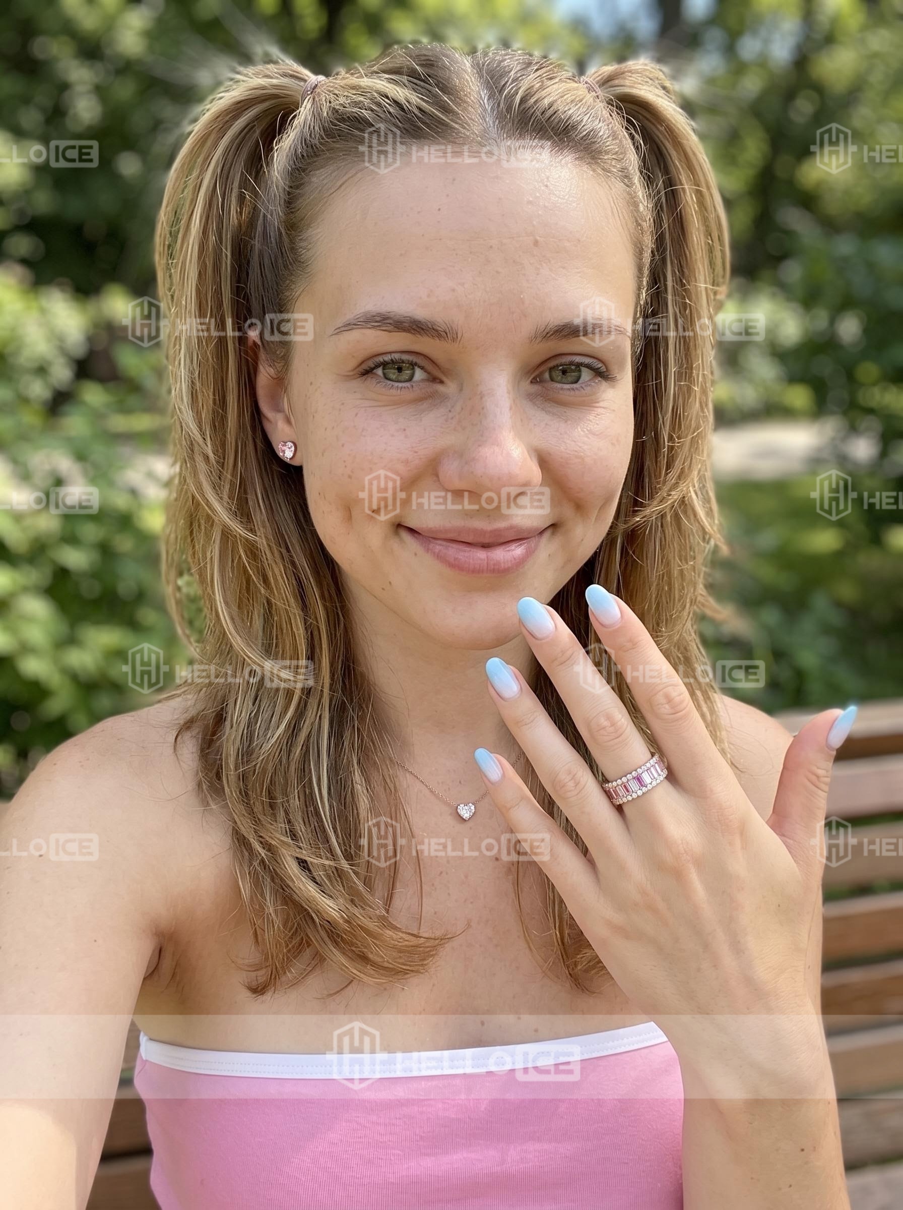 Helloice Review Image