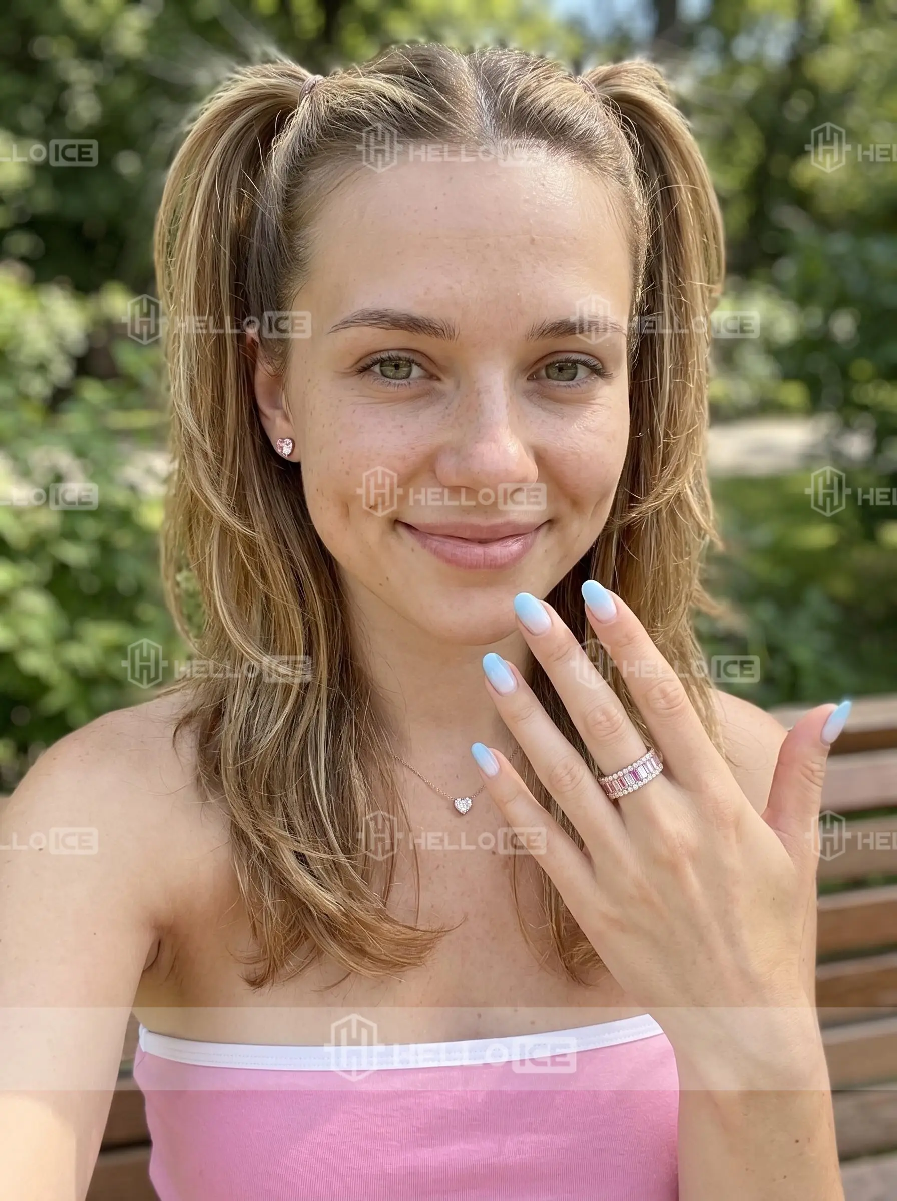 Helloice Review Image