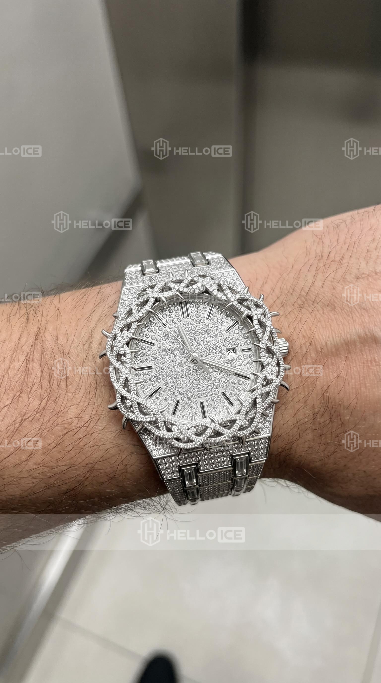 Helloice Review Image