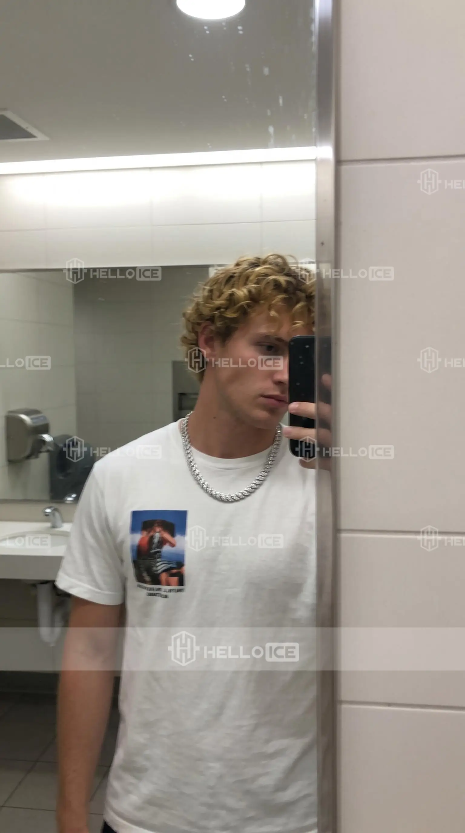 Helloice Review Image