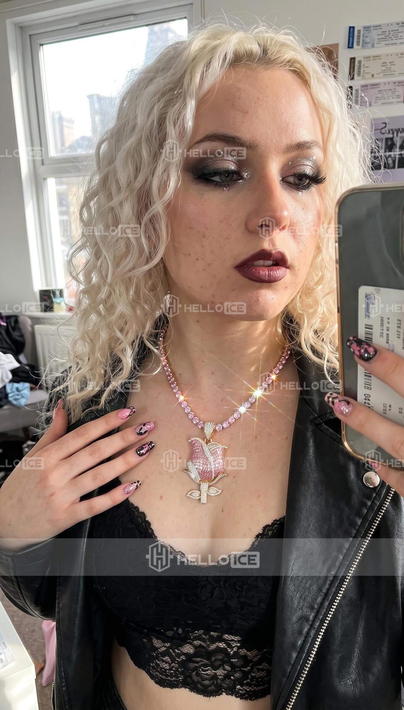 Helloice Review Image