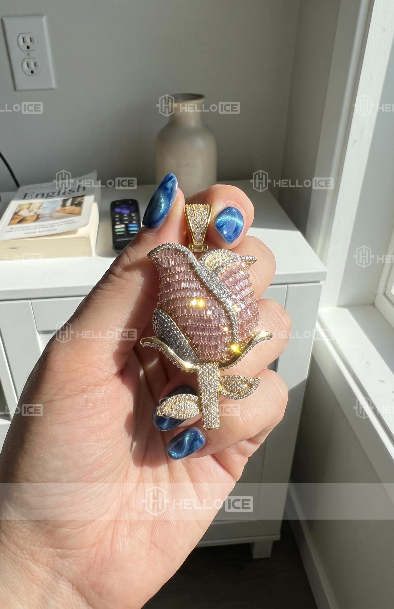 Helloice Review Image