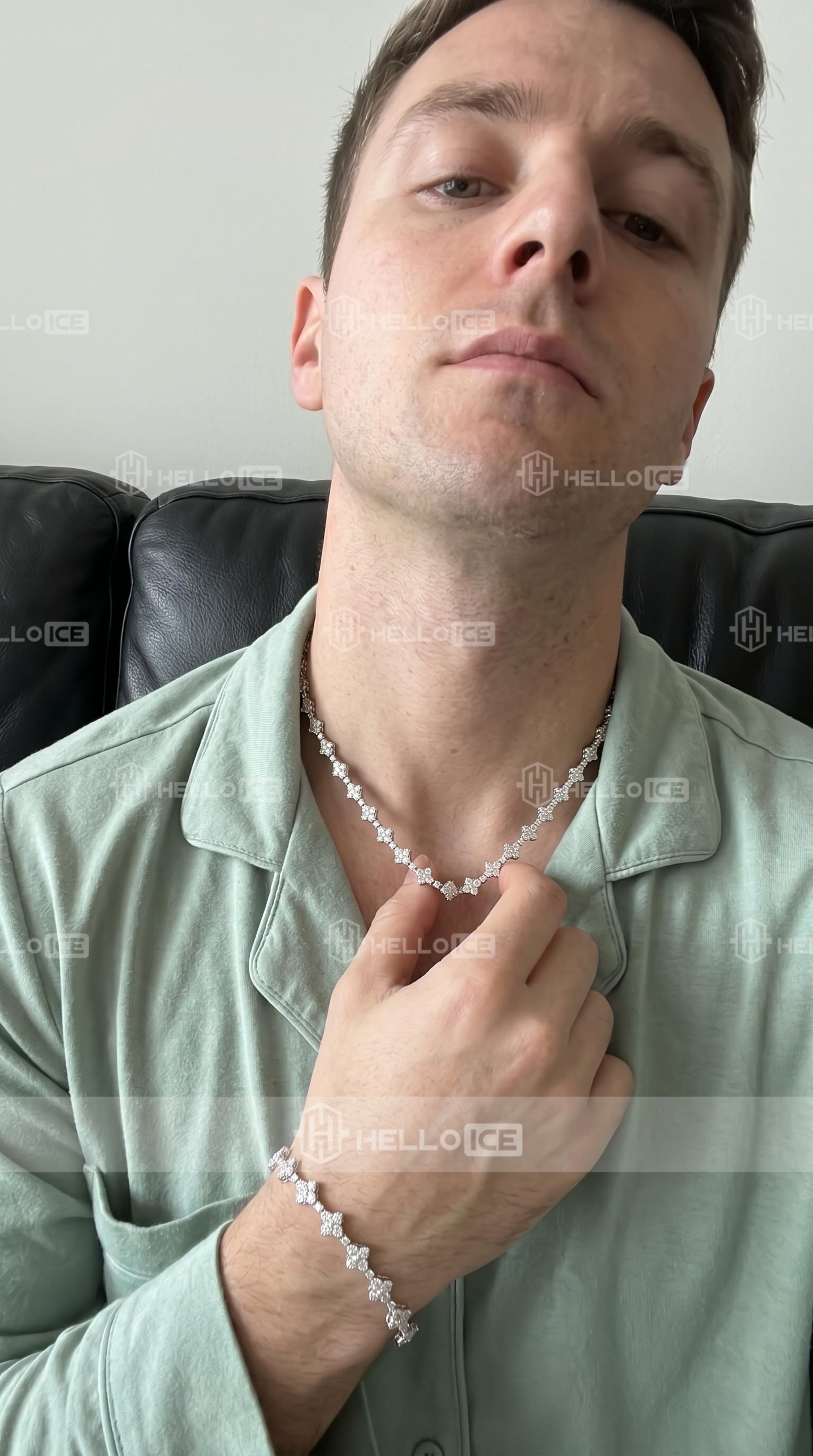 Helloice Review Image