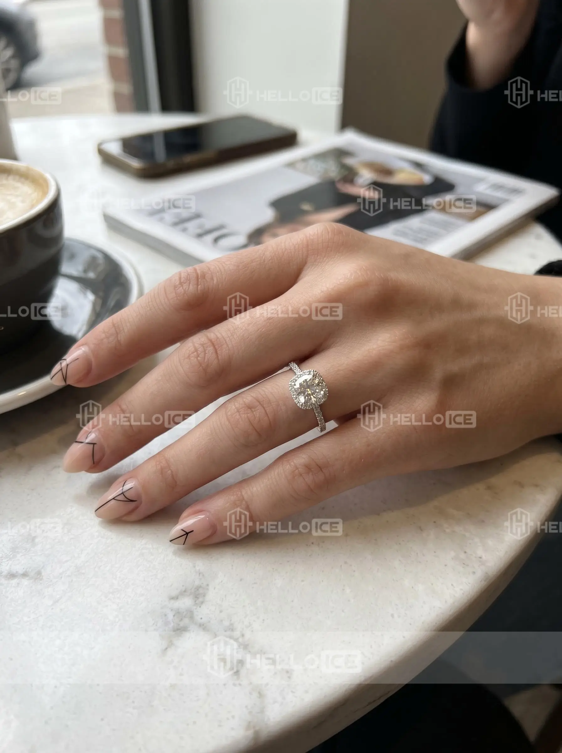 Helloice Review Image