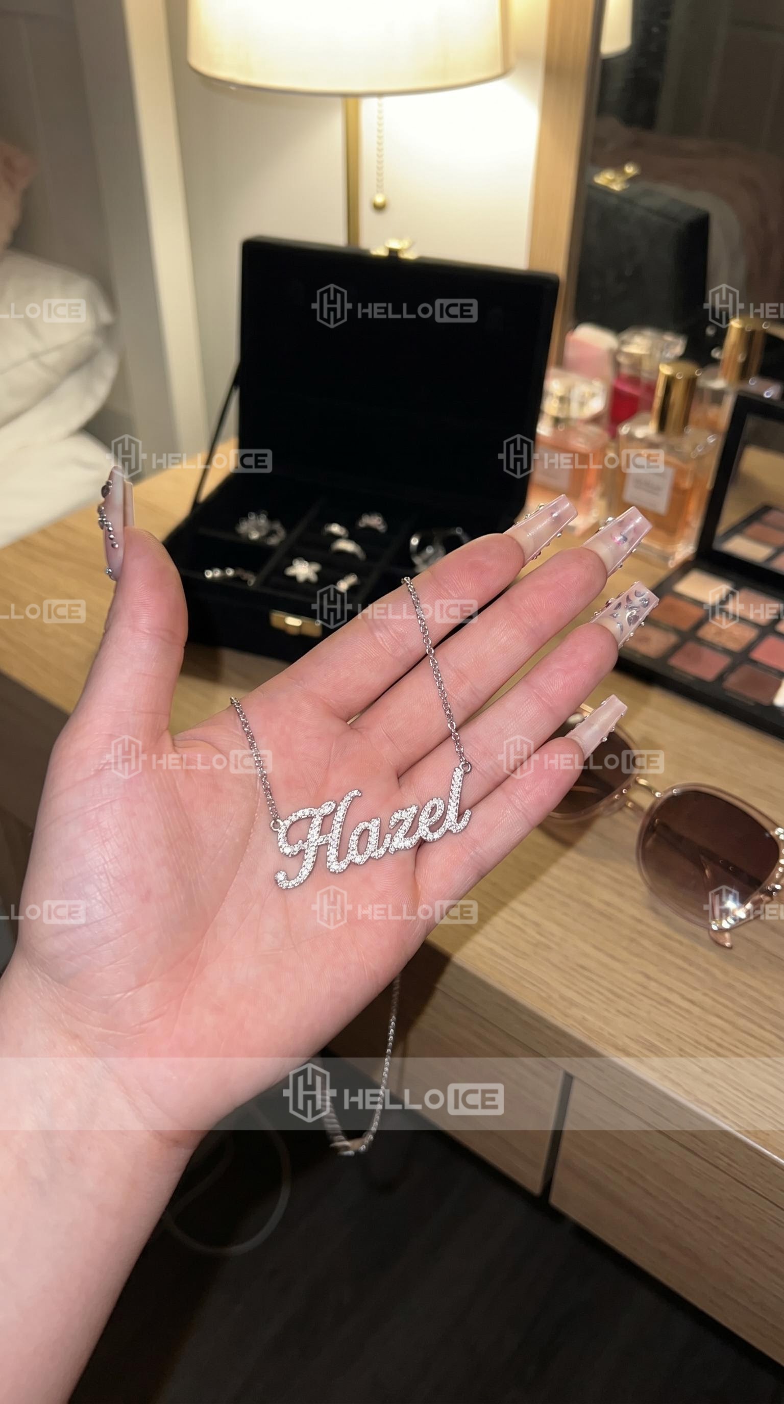 Helloice Review Image
