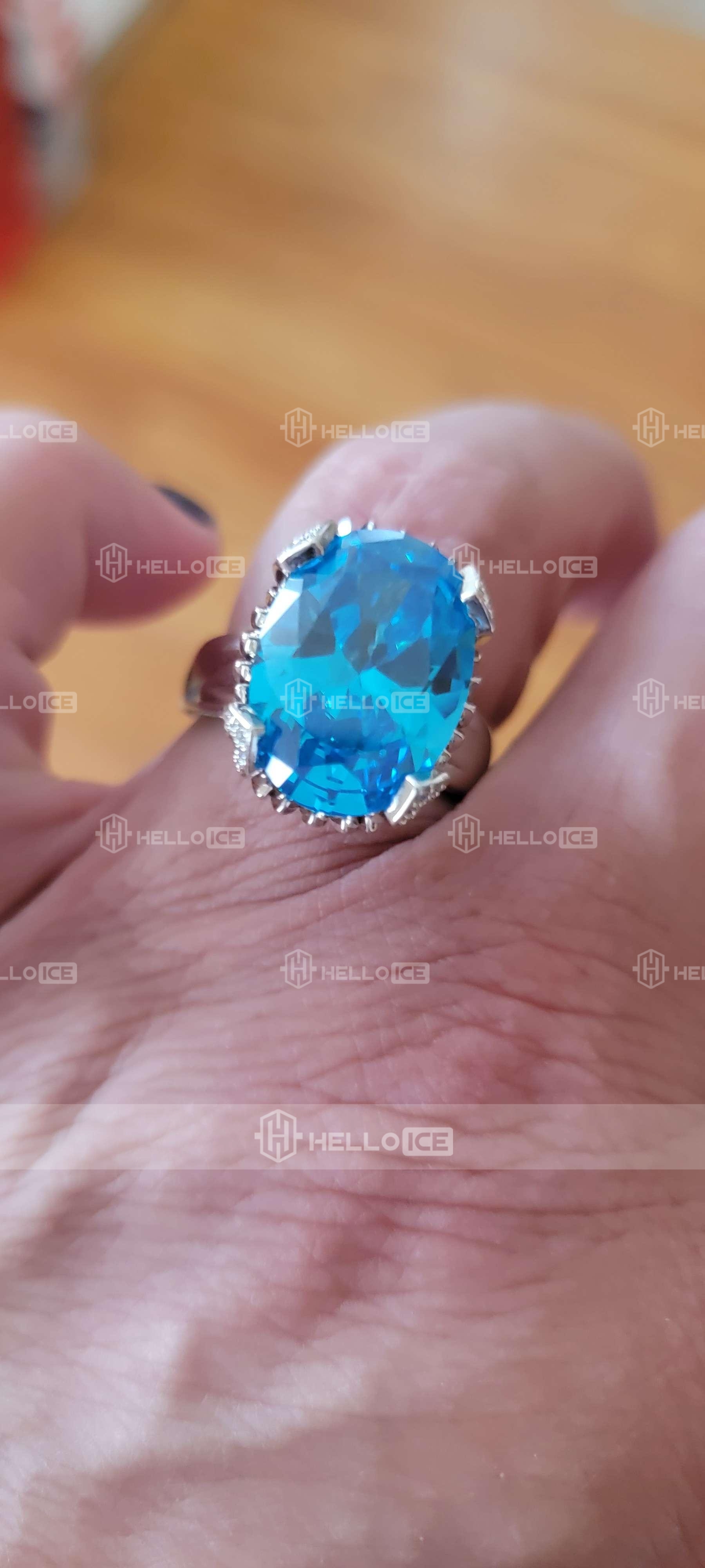 Helloice Review Image