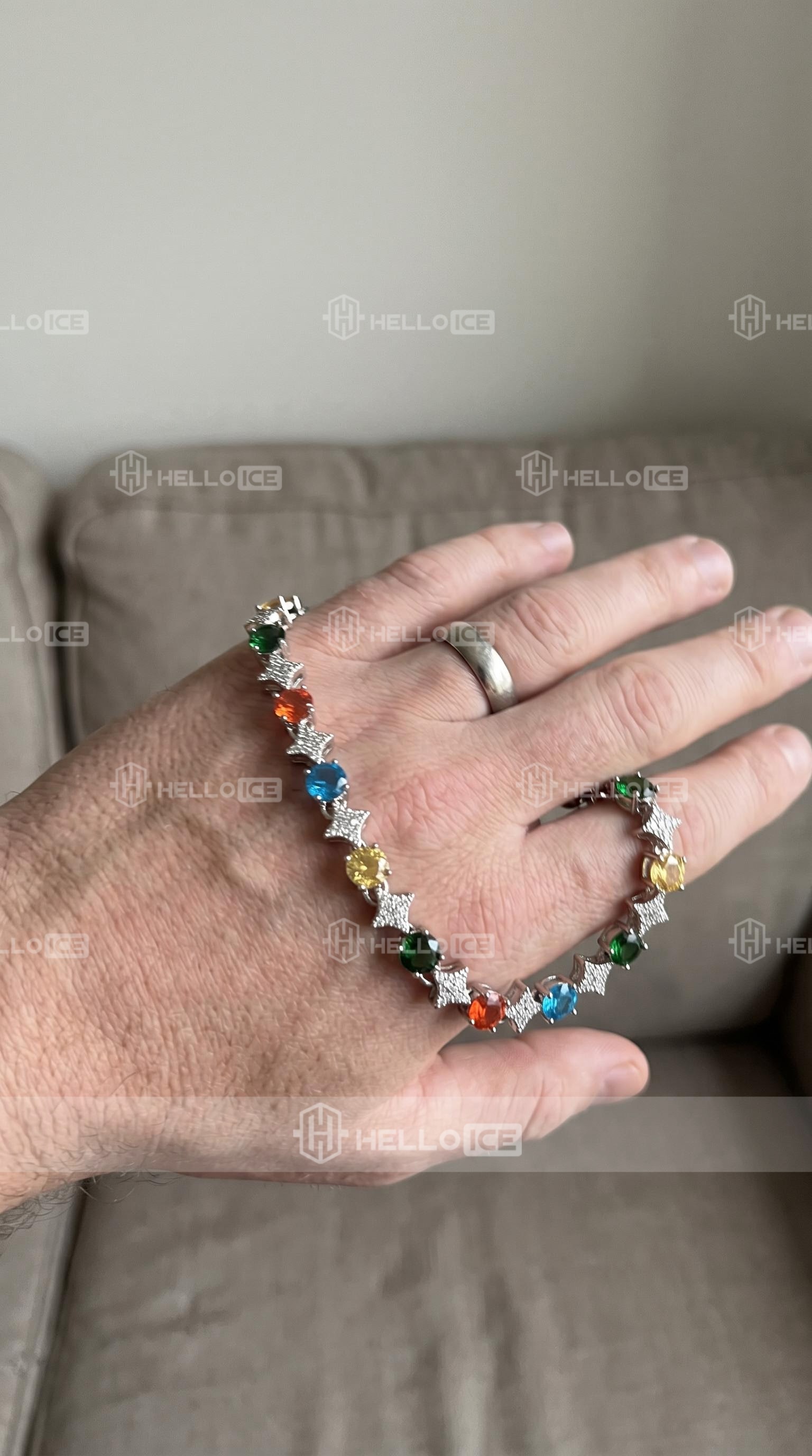 Helloice Review Image