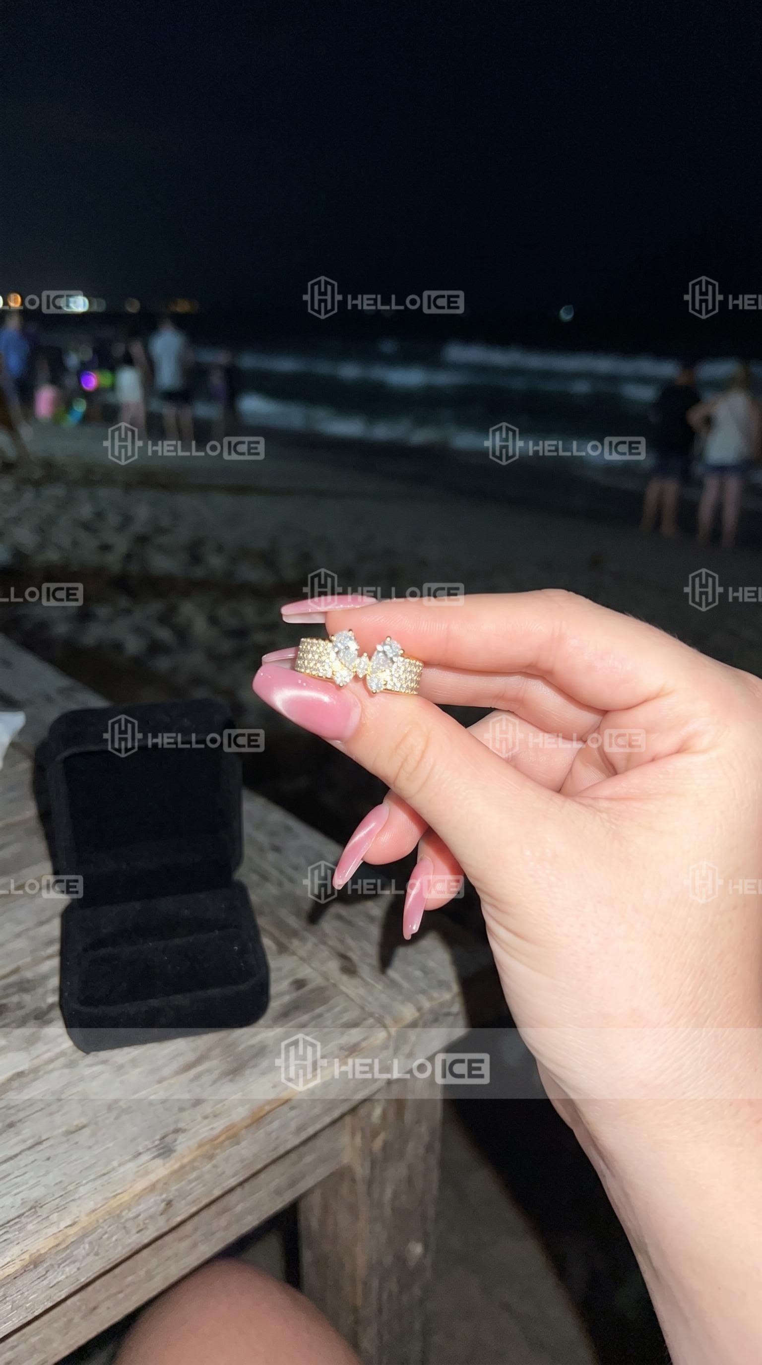 Helloice Review Image