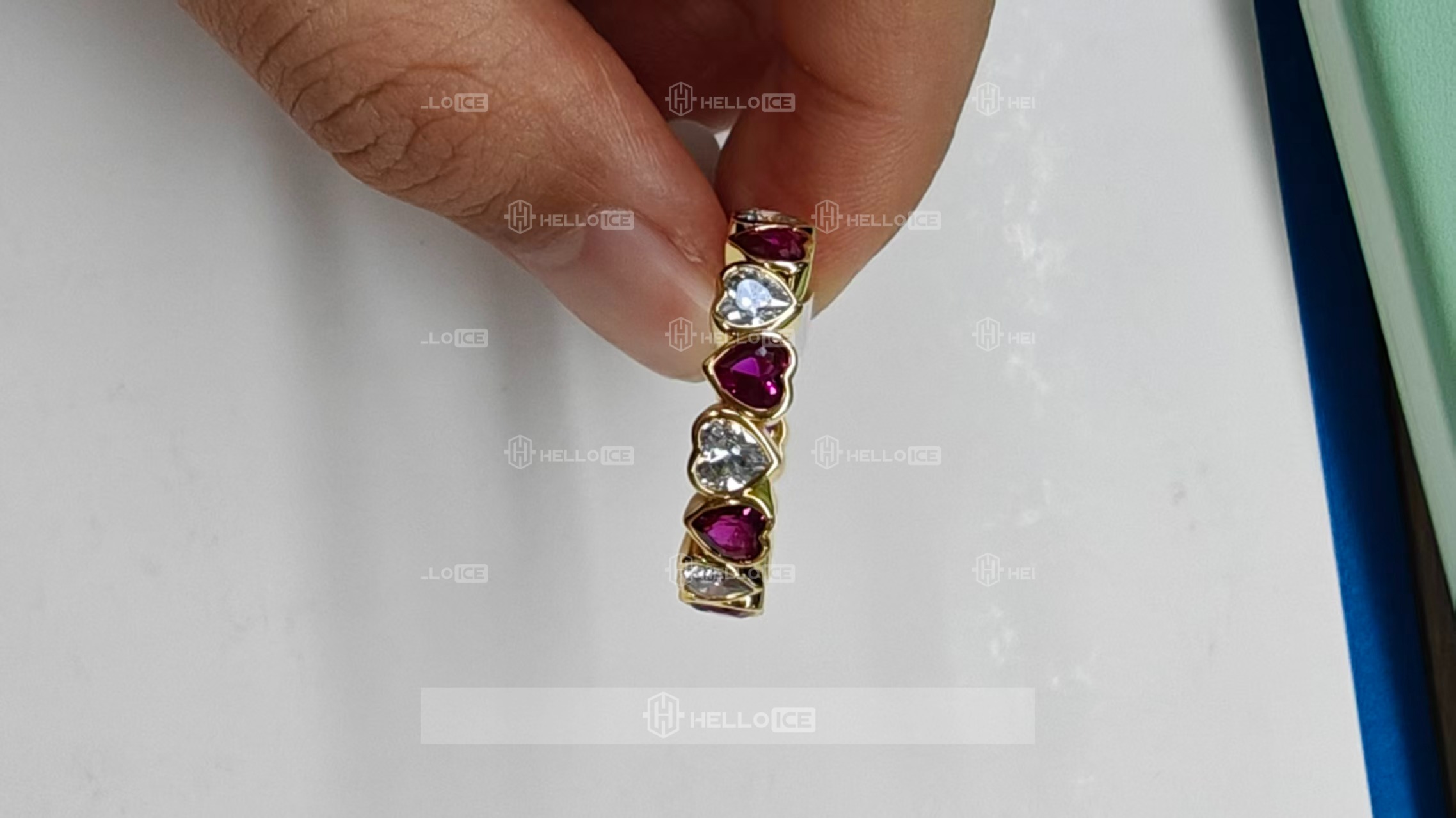 Helloice Review Image
