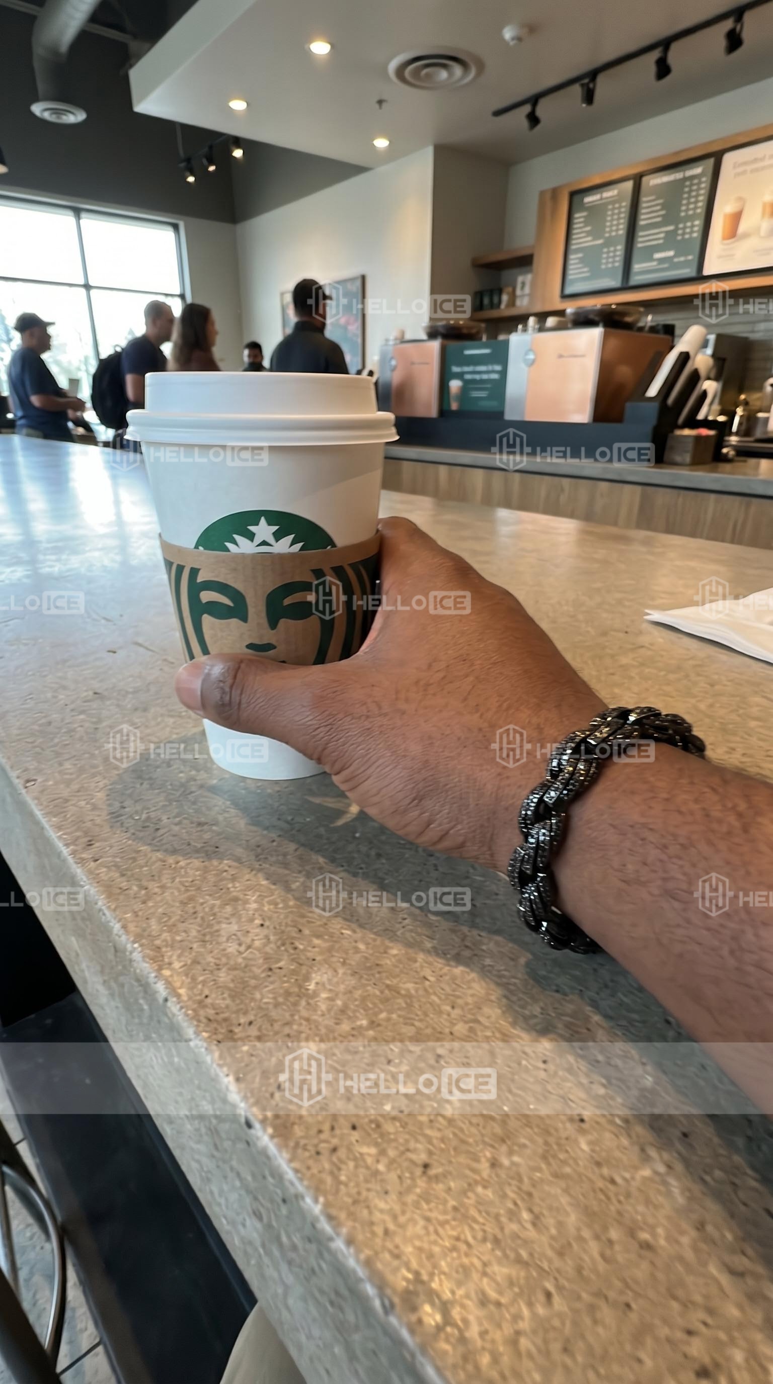 Helloice Review Image