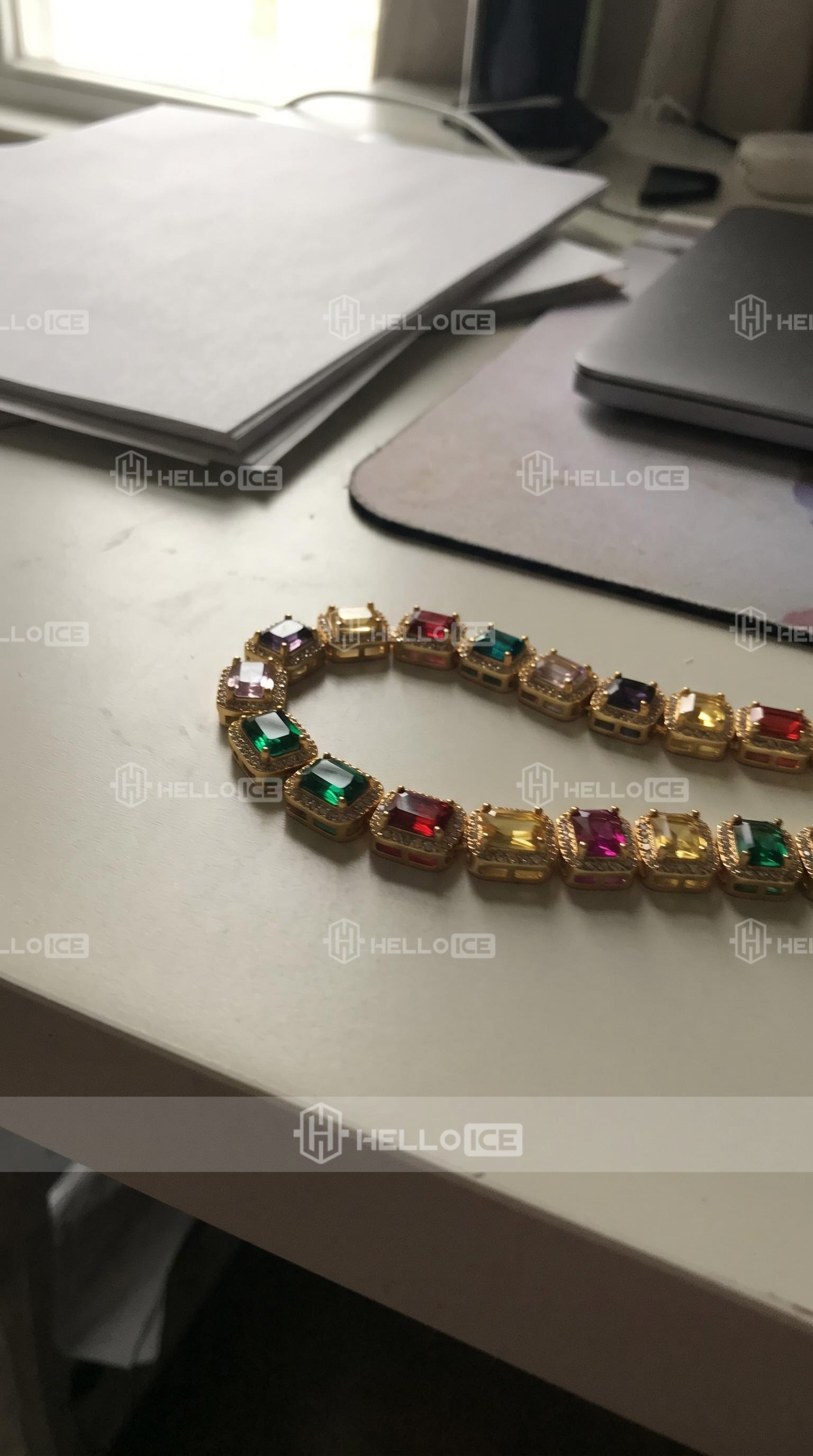 Helloice Review Image