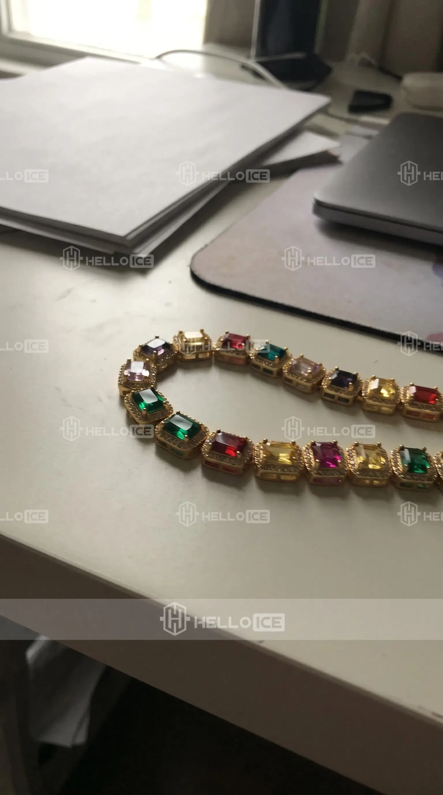 Helloice Review Image