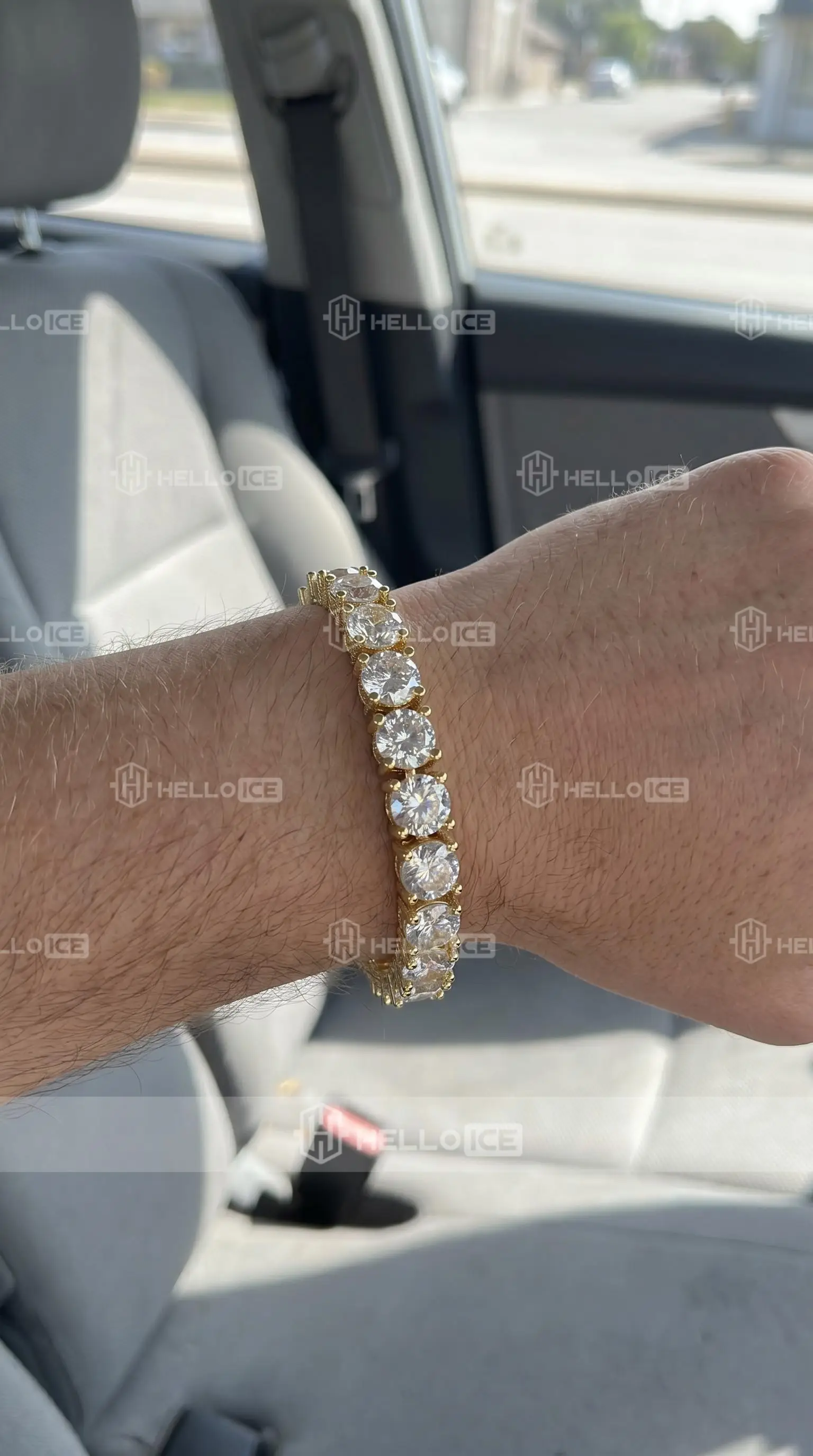 Helloice Review Image