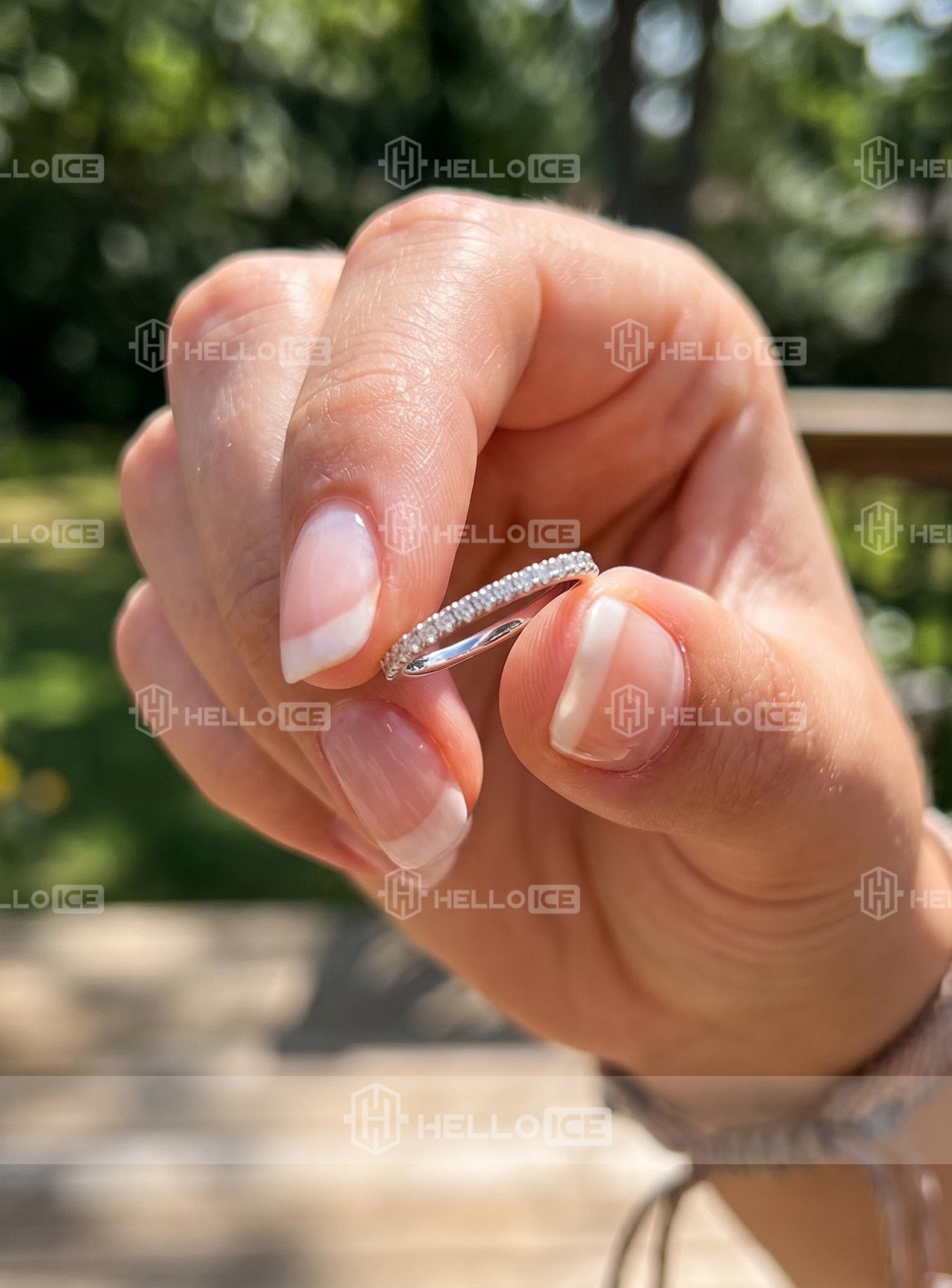 Helloice Review Image