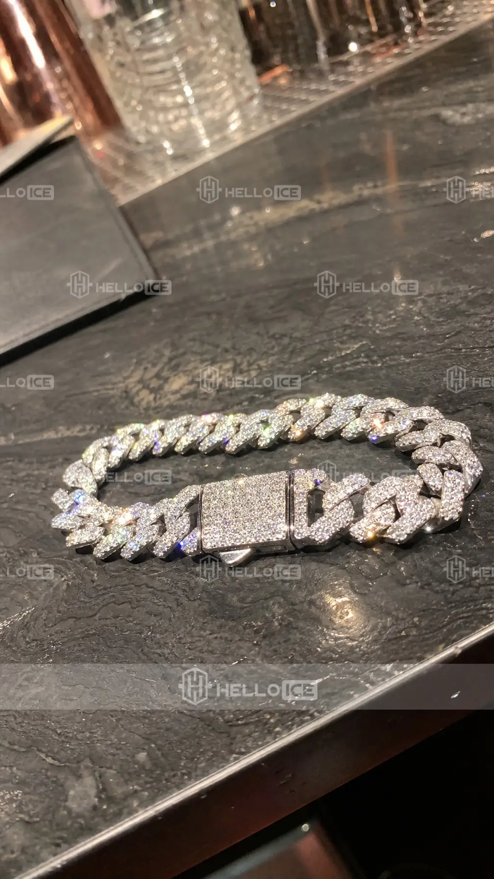 Helloice Review Image
