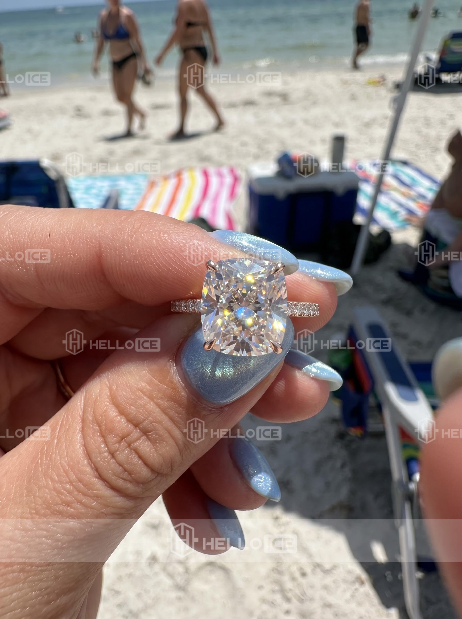 Helloice Review Image