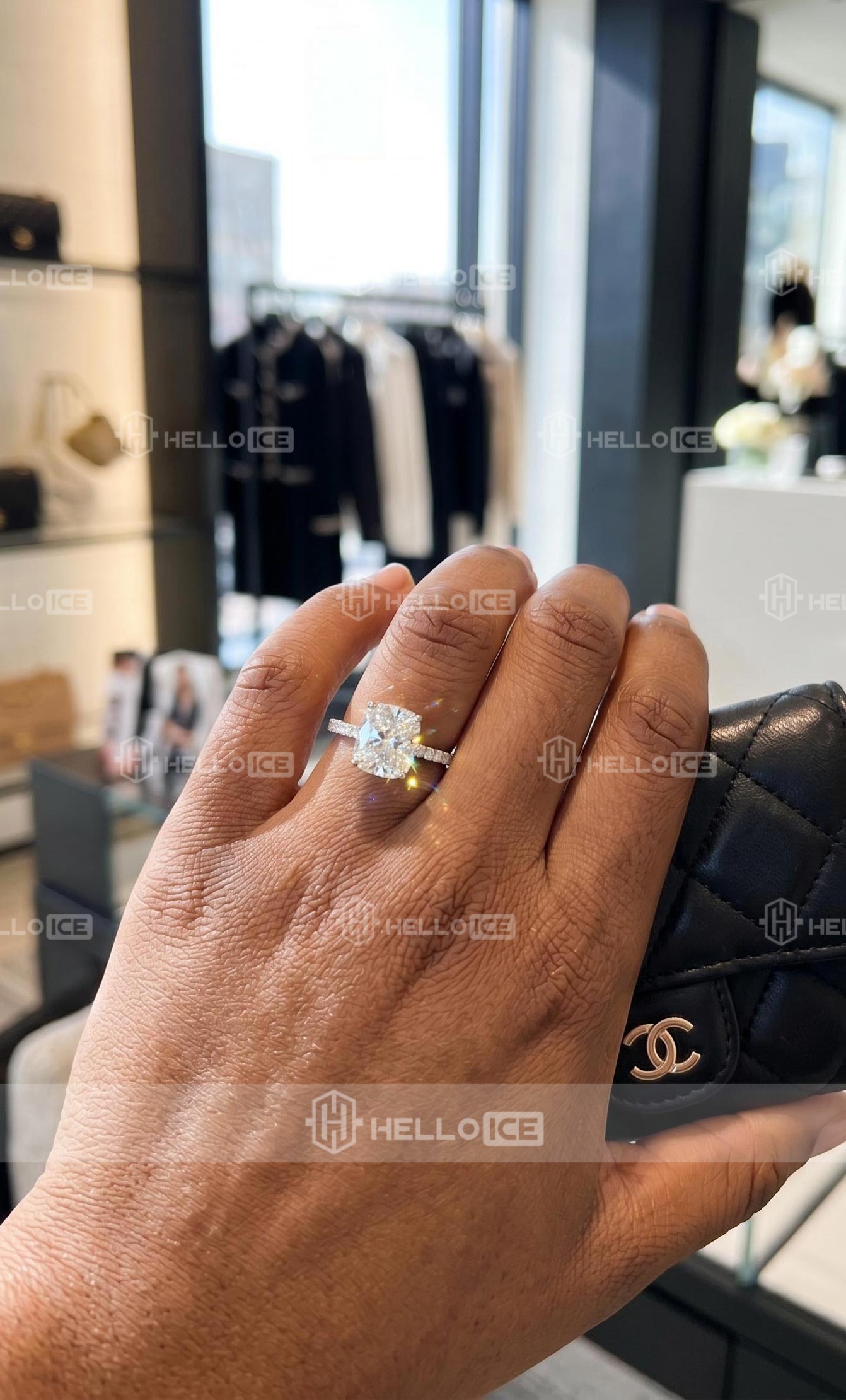 Helloice Review Image