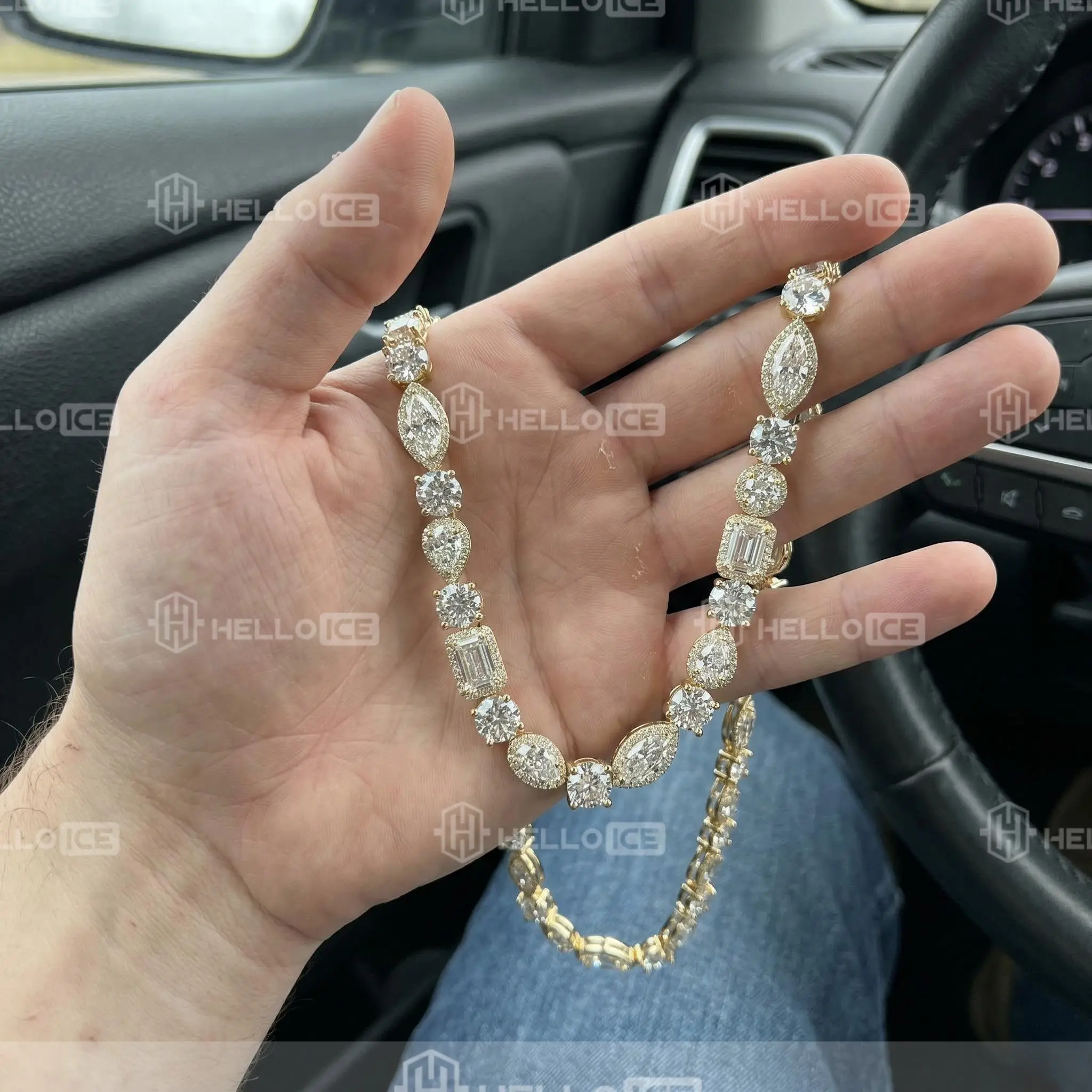 Helloice Review Image