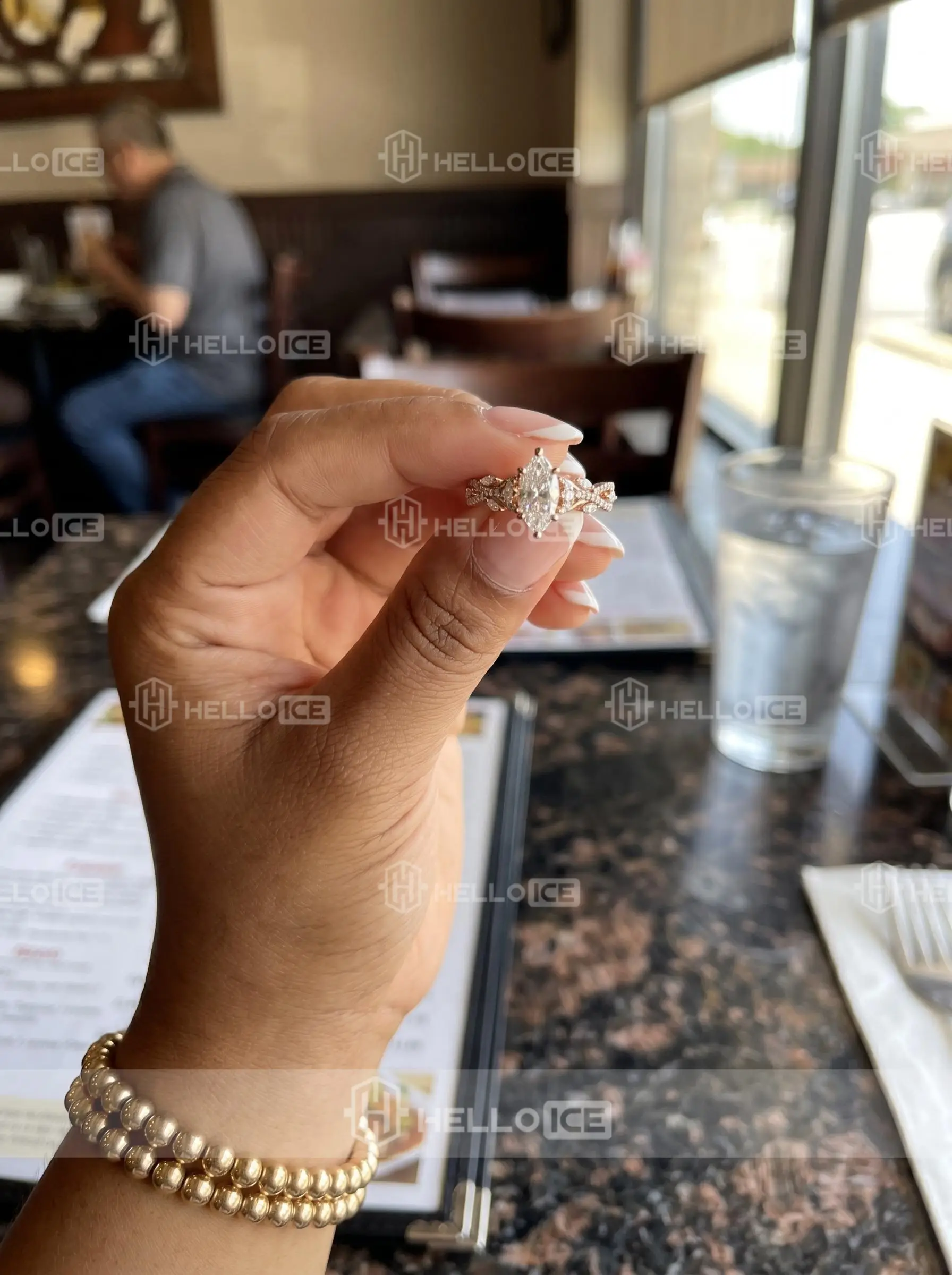 Helloice Review Image