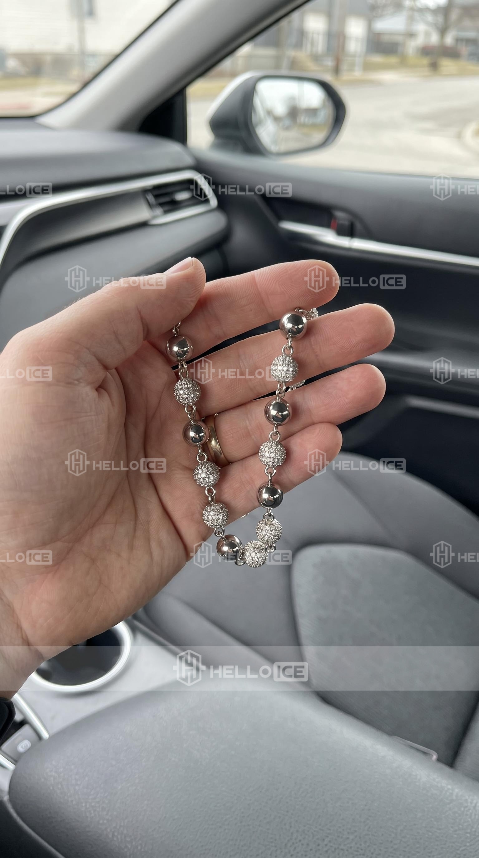 Helloice Review Image