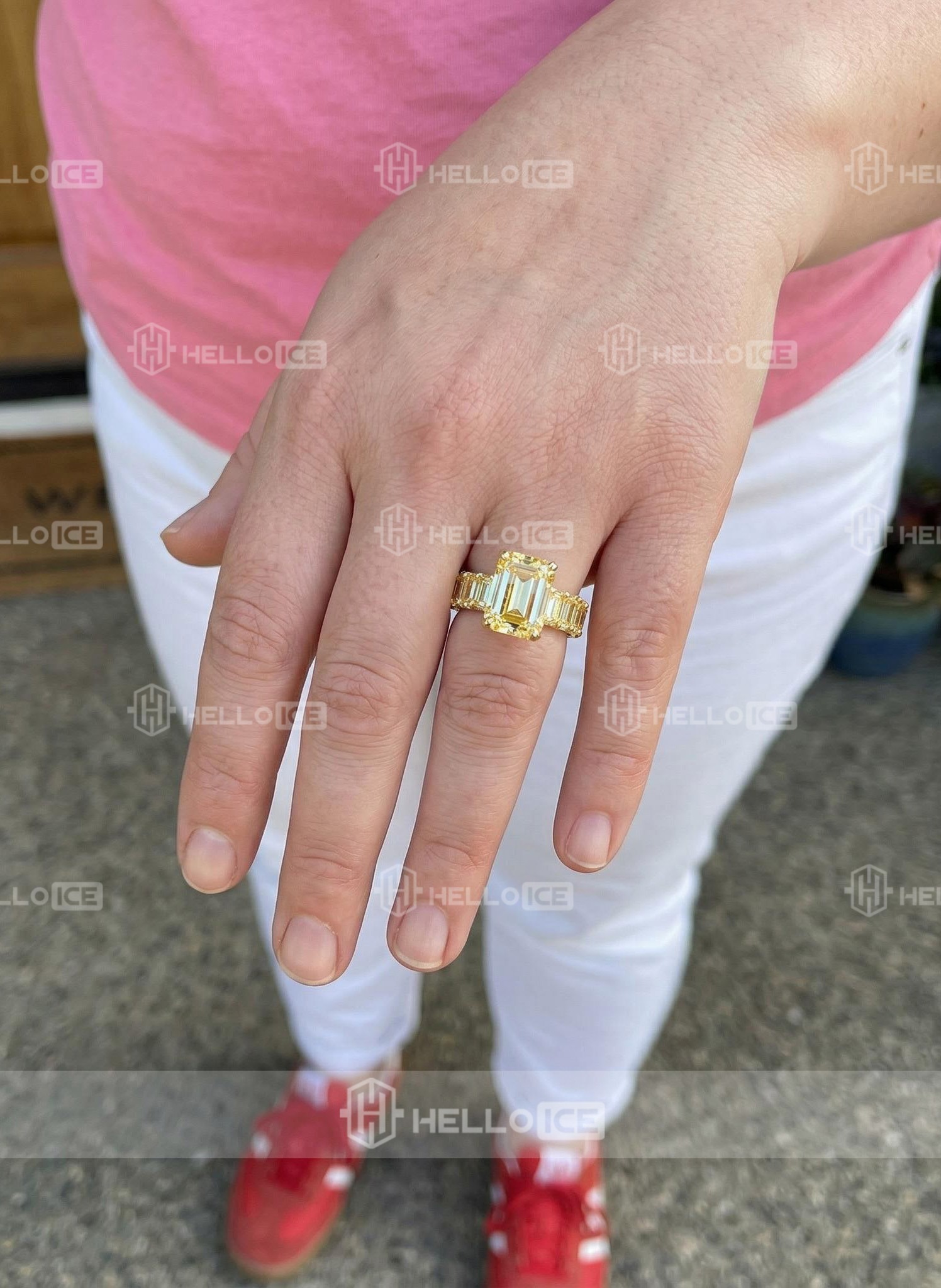 Helloice Review Image
