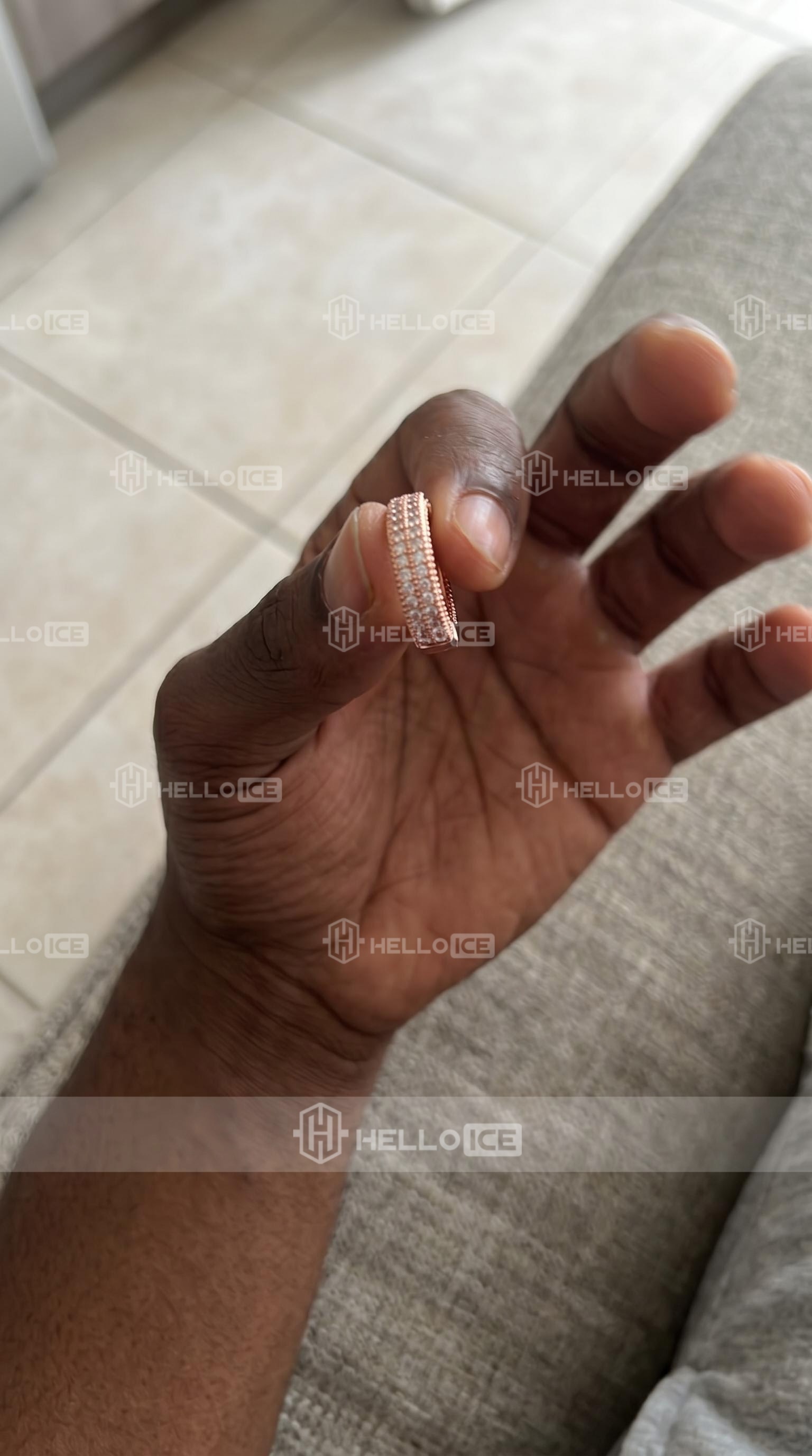 Helloice Review Image