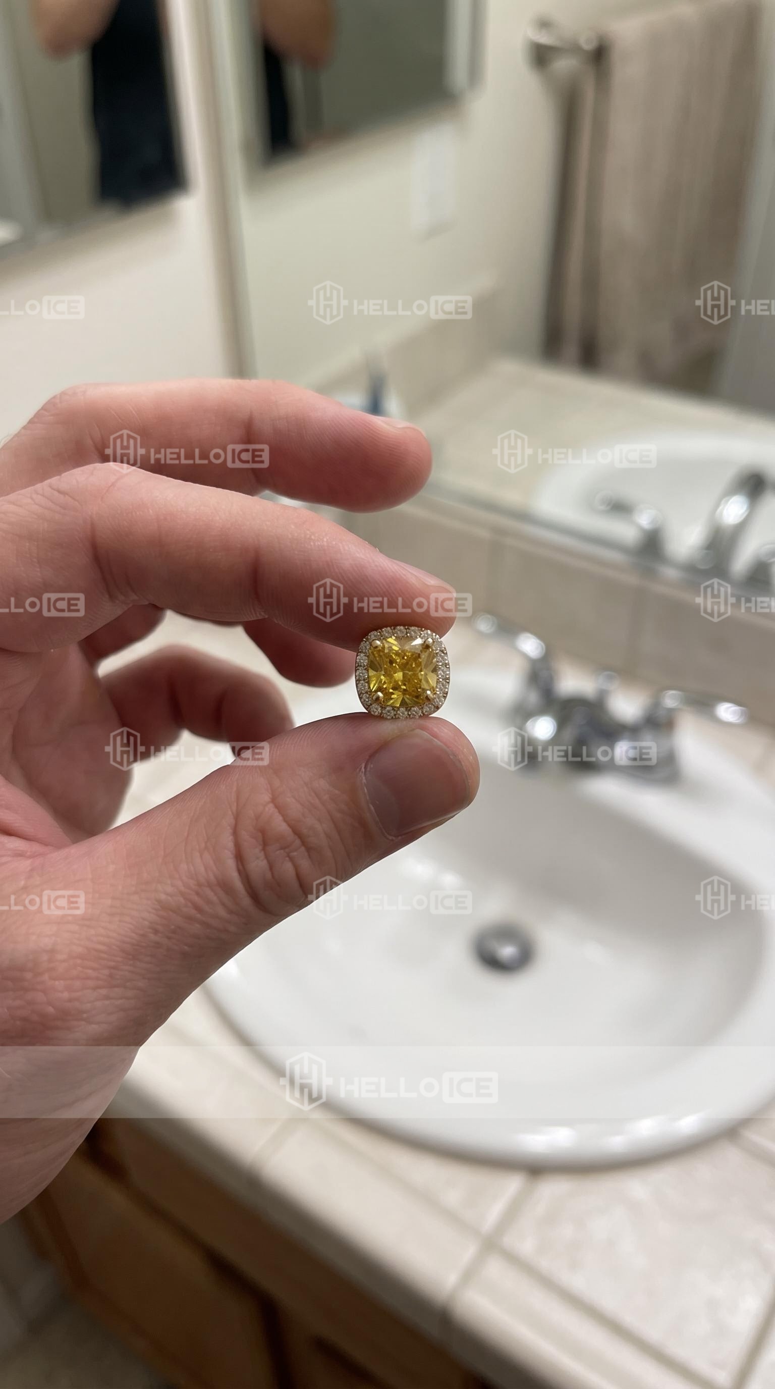 Helloice Review Image