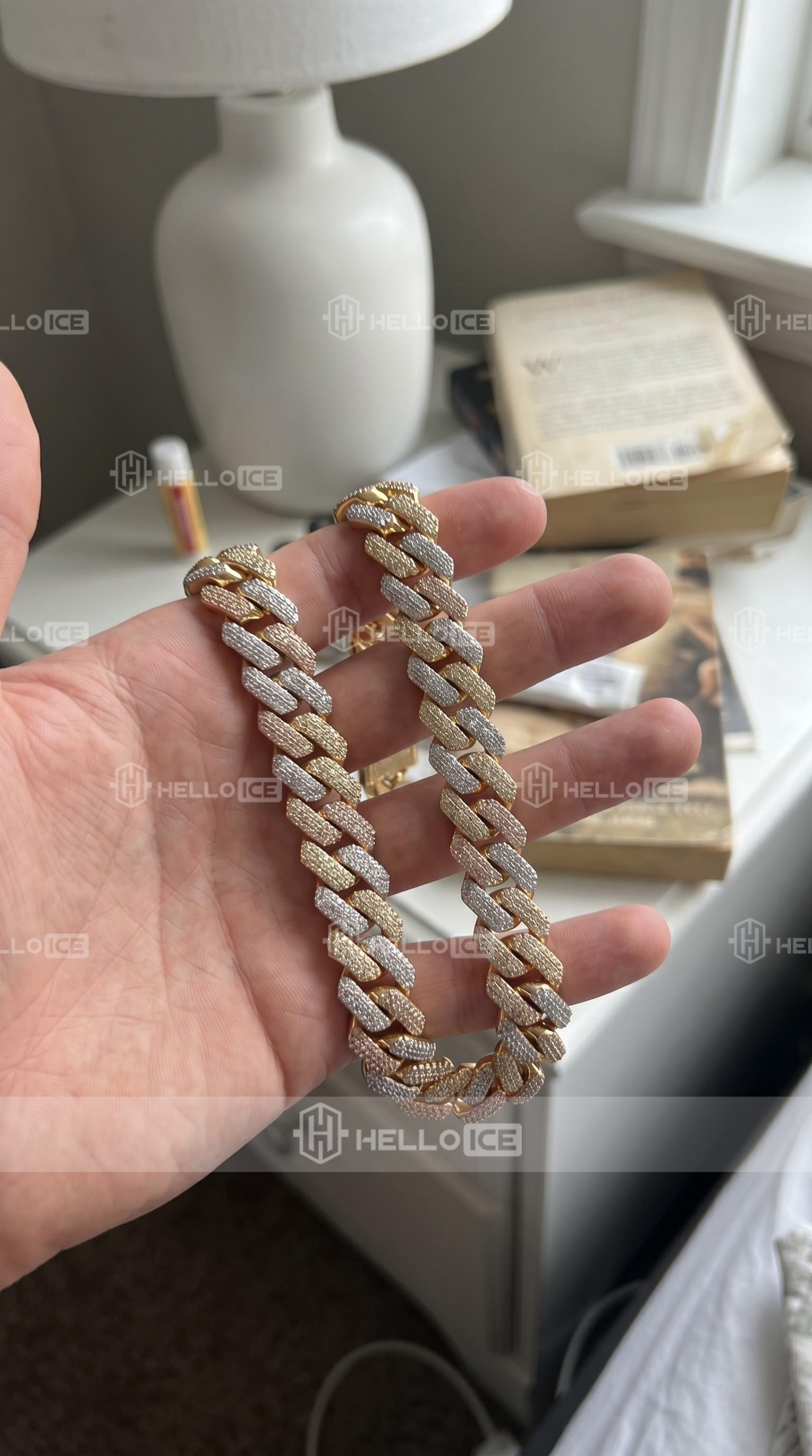 Helloice Review Image