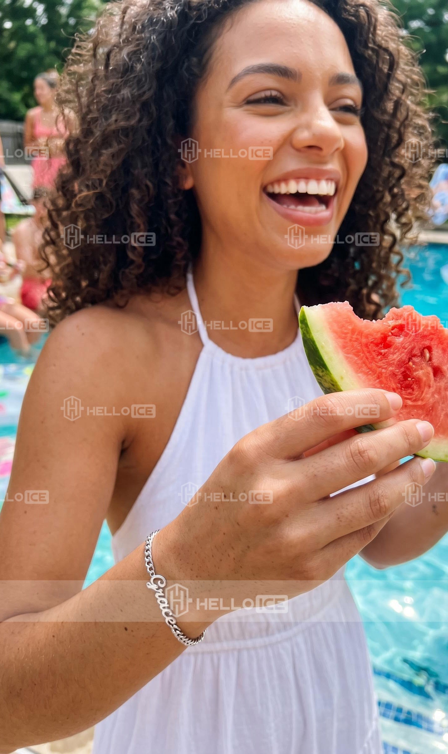 Helloice Review Image