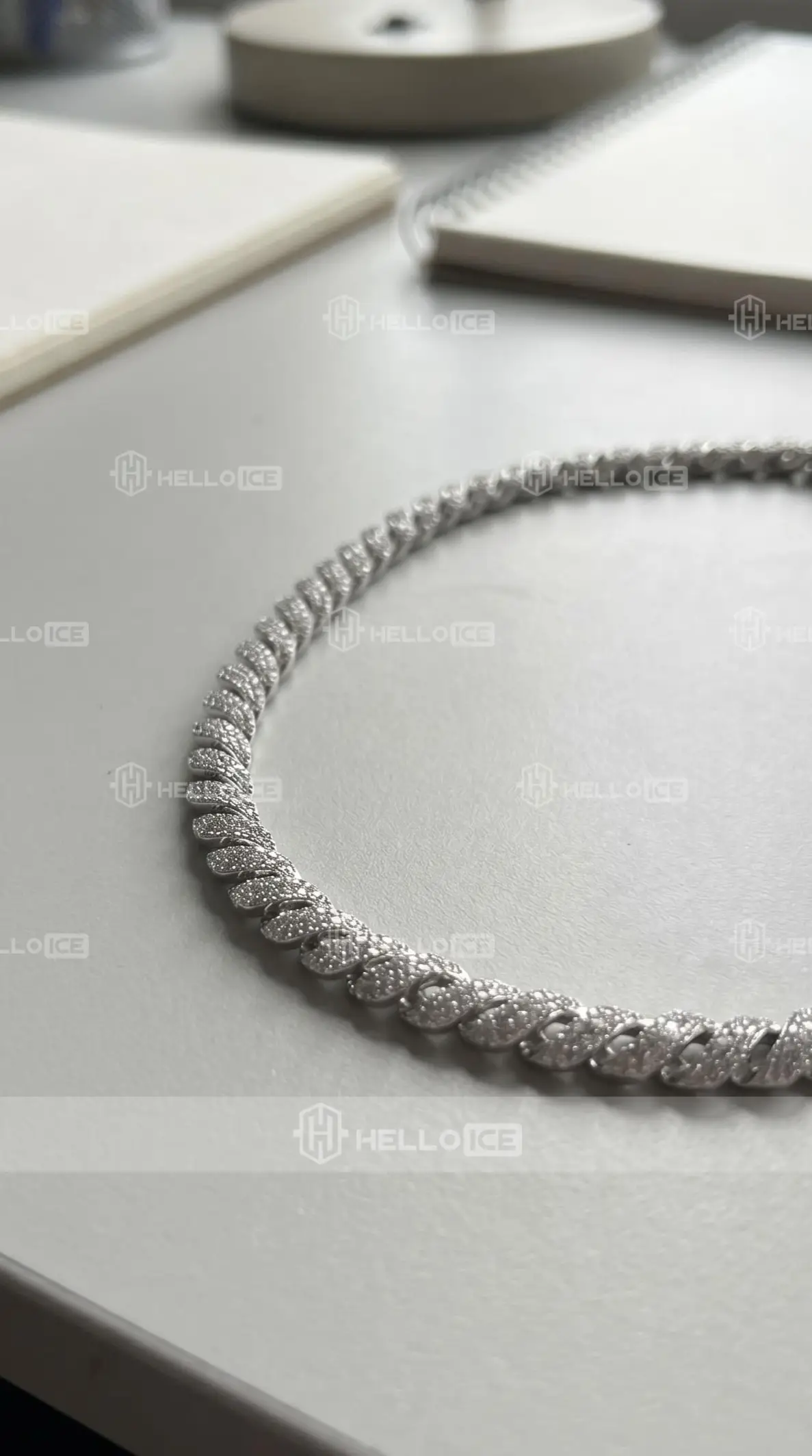 Helloice Review Image