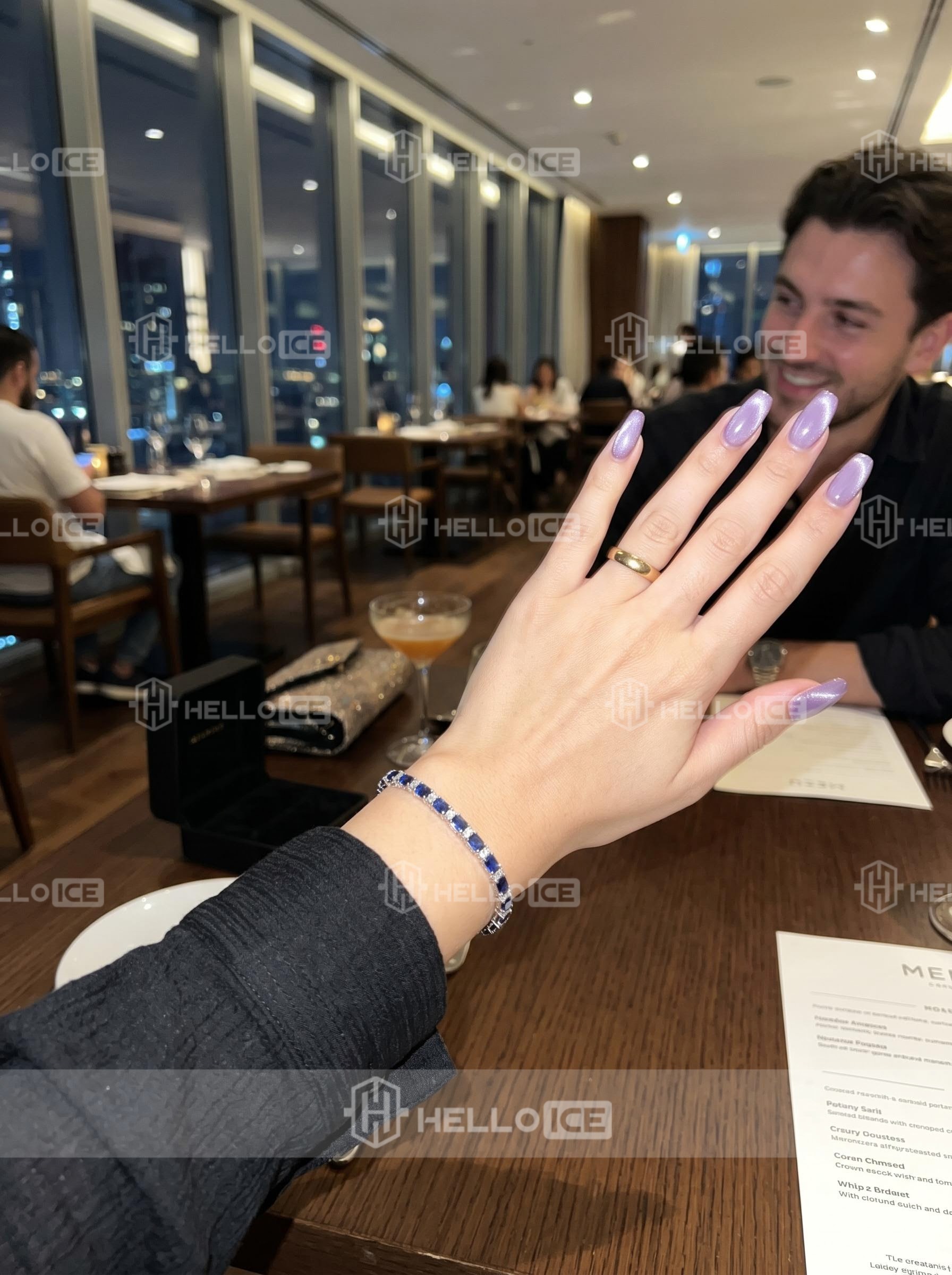 Helloice Review Image