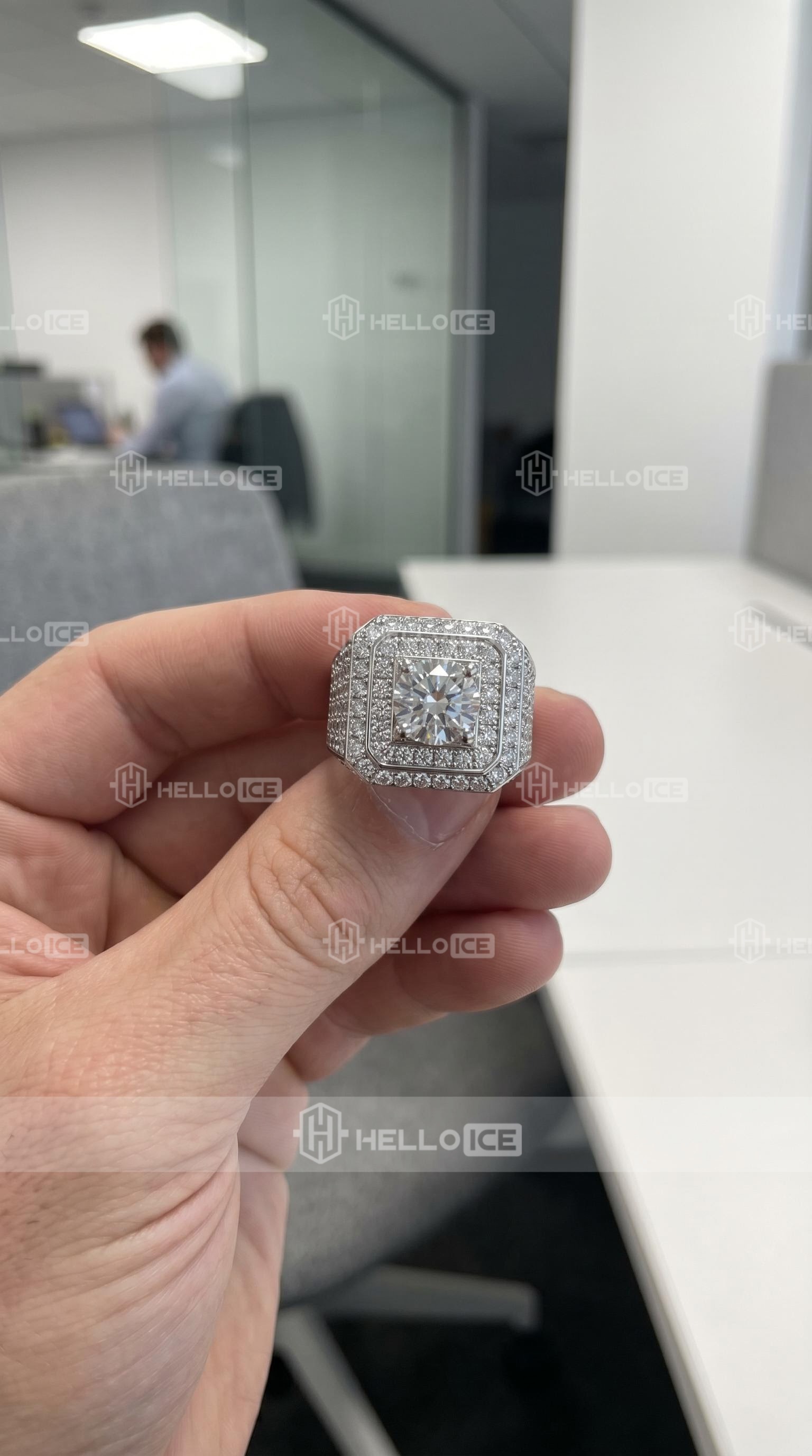 Helloice Review Image