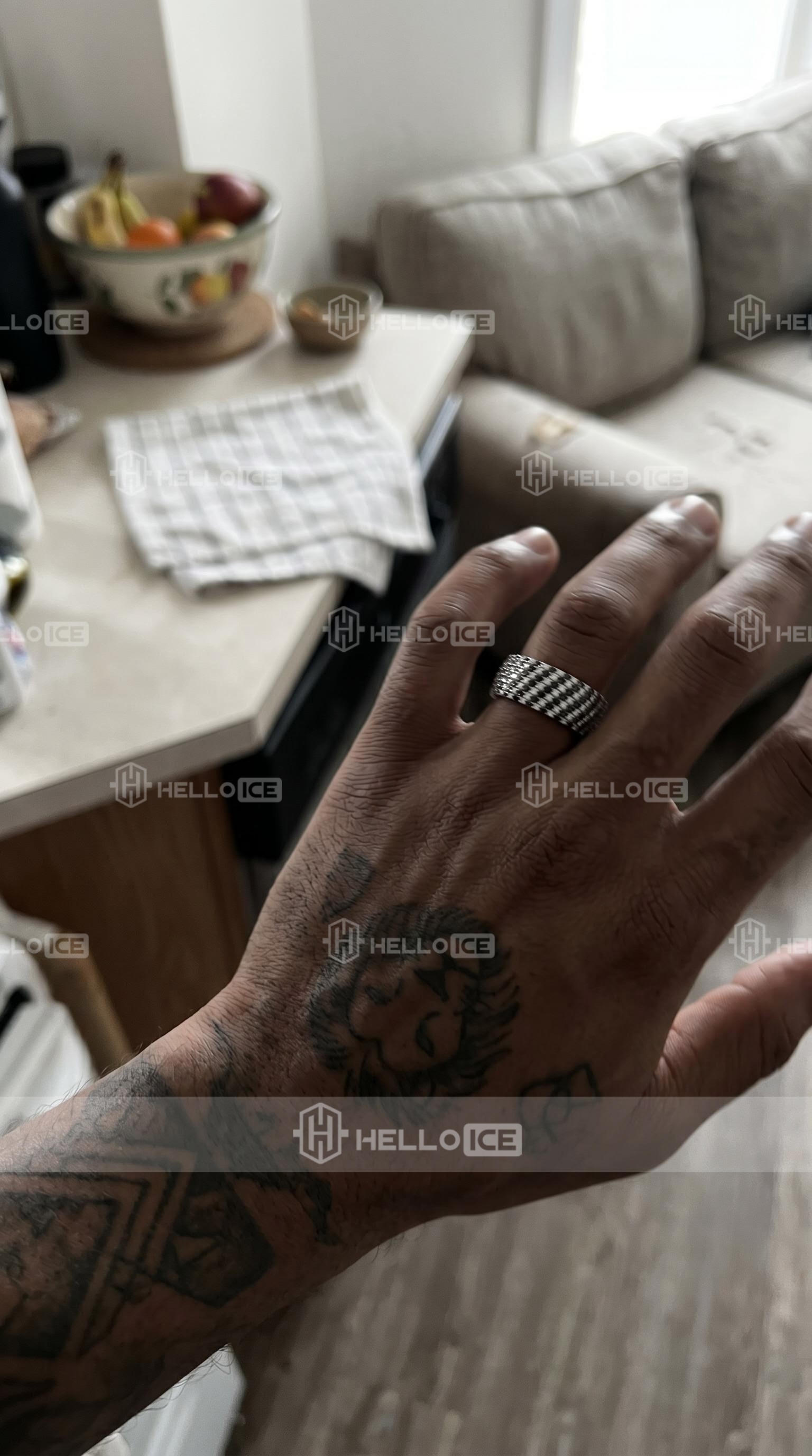 Helloice Review Image