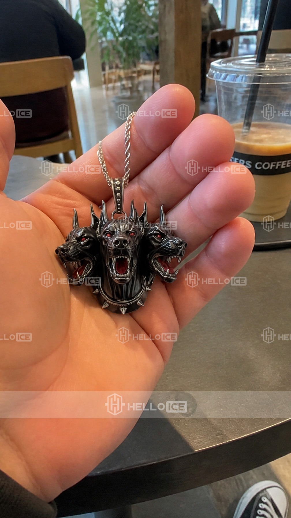 Helloice Review Image