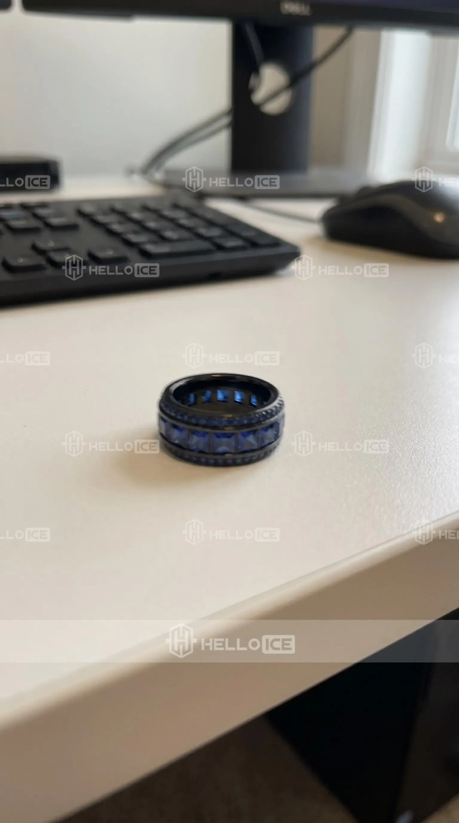 Helloice Review Image
