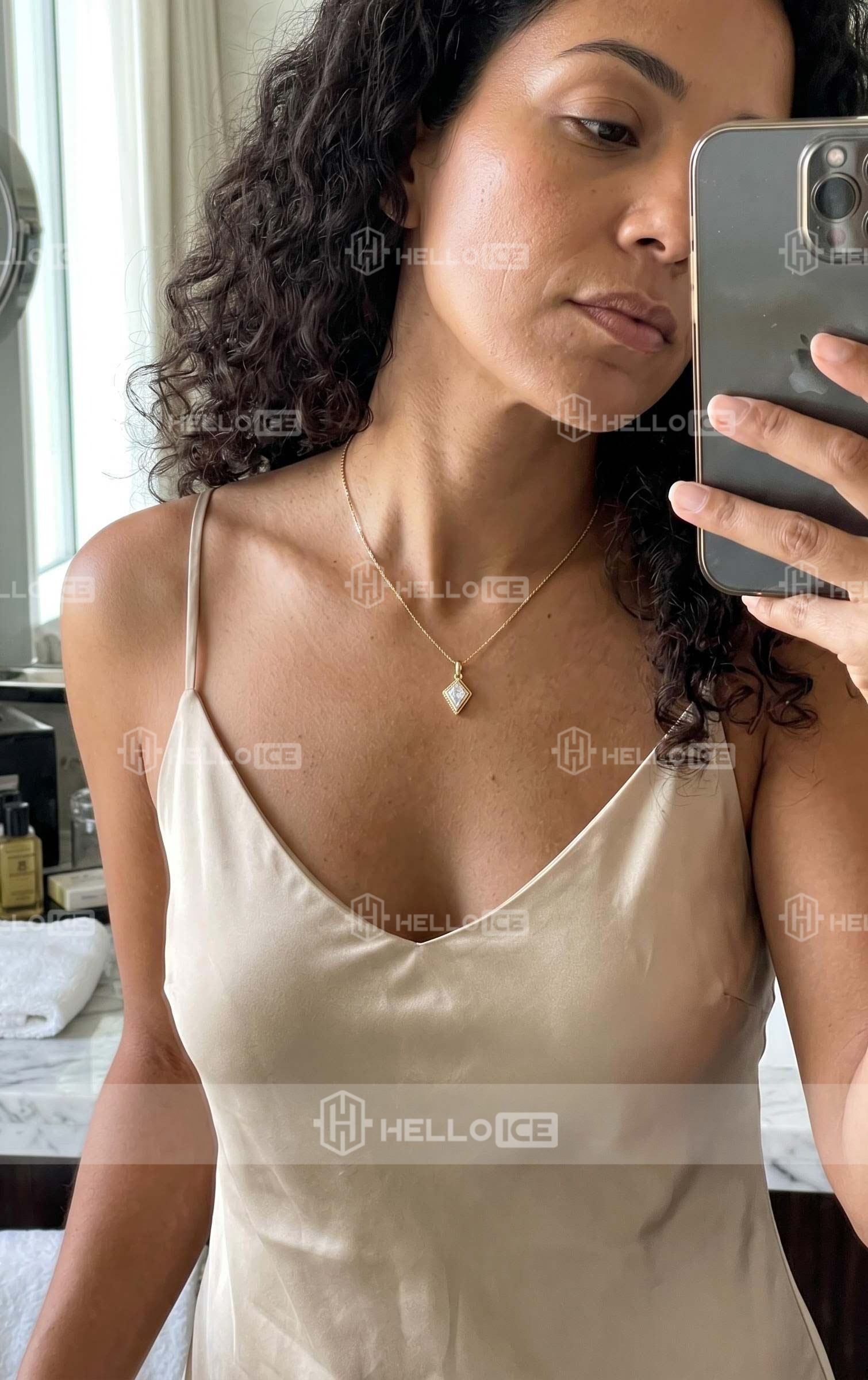 Helloice Review Image