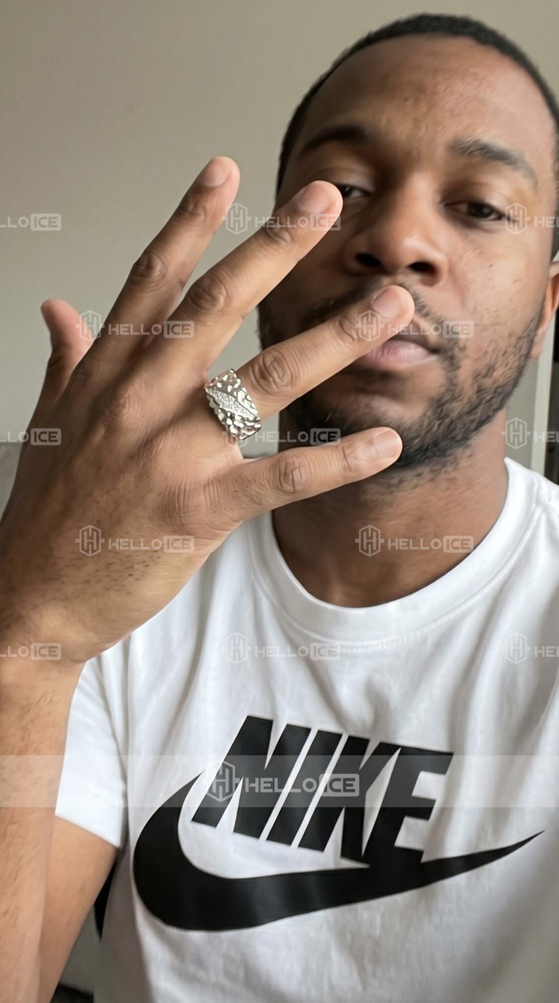 Helloice Review Image