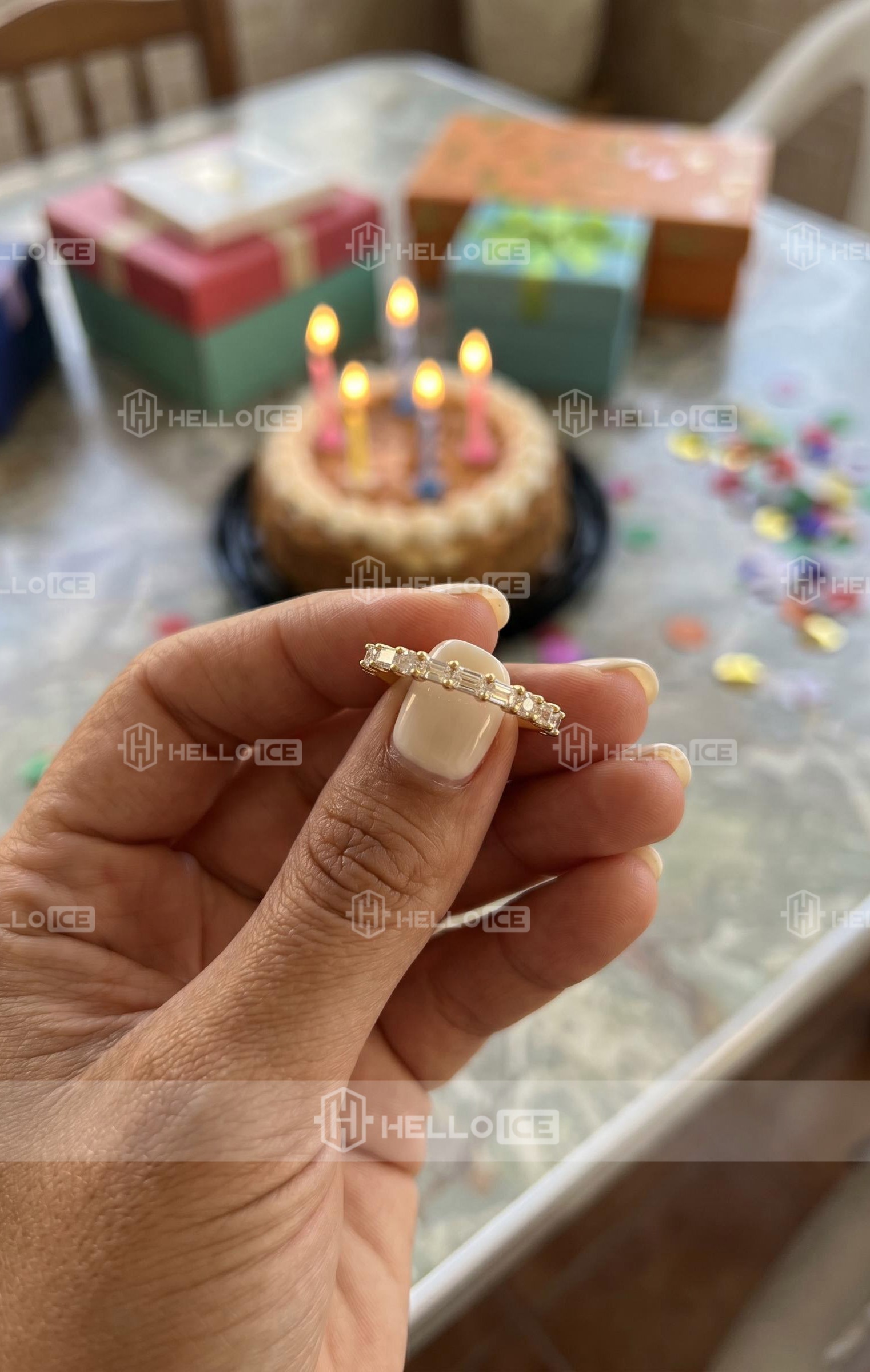 Helloice Review Image