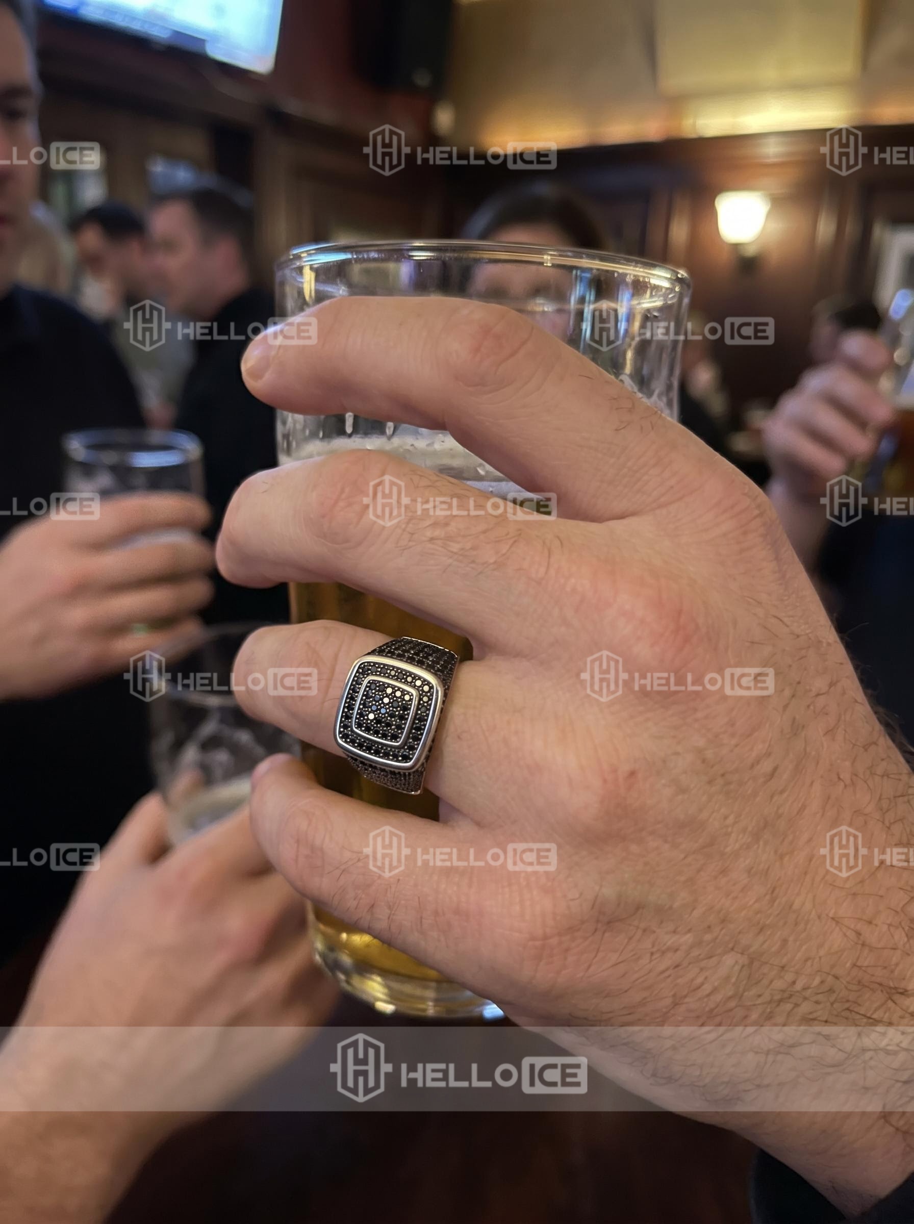 Helloice Review Image