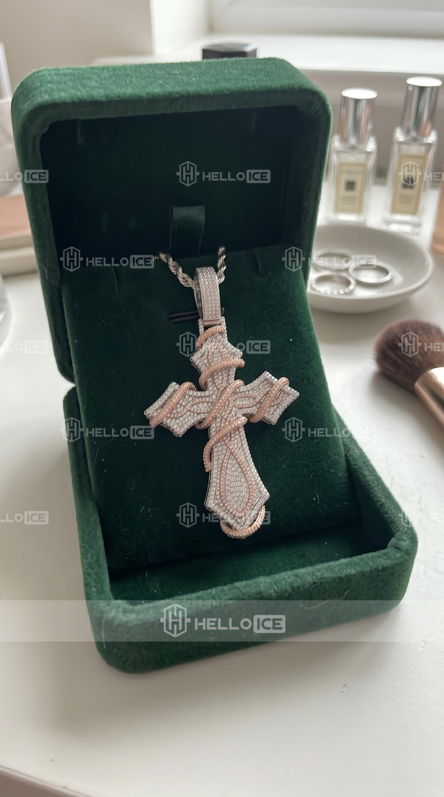 Helloice Review Image