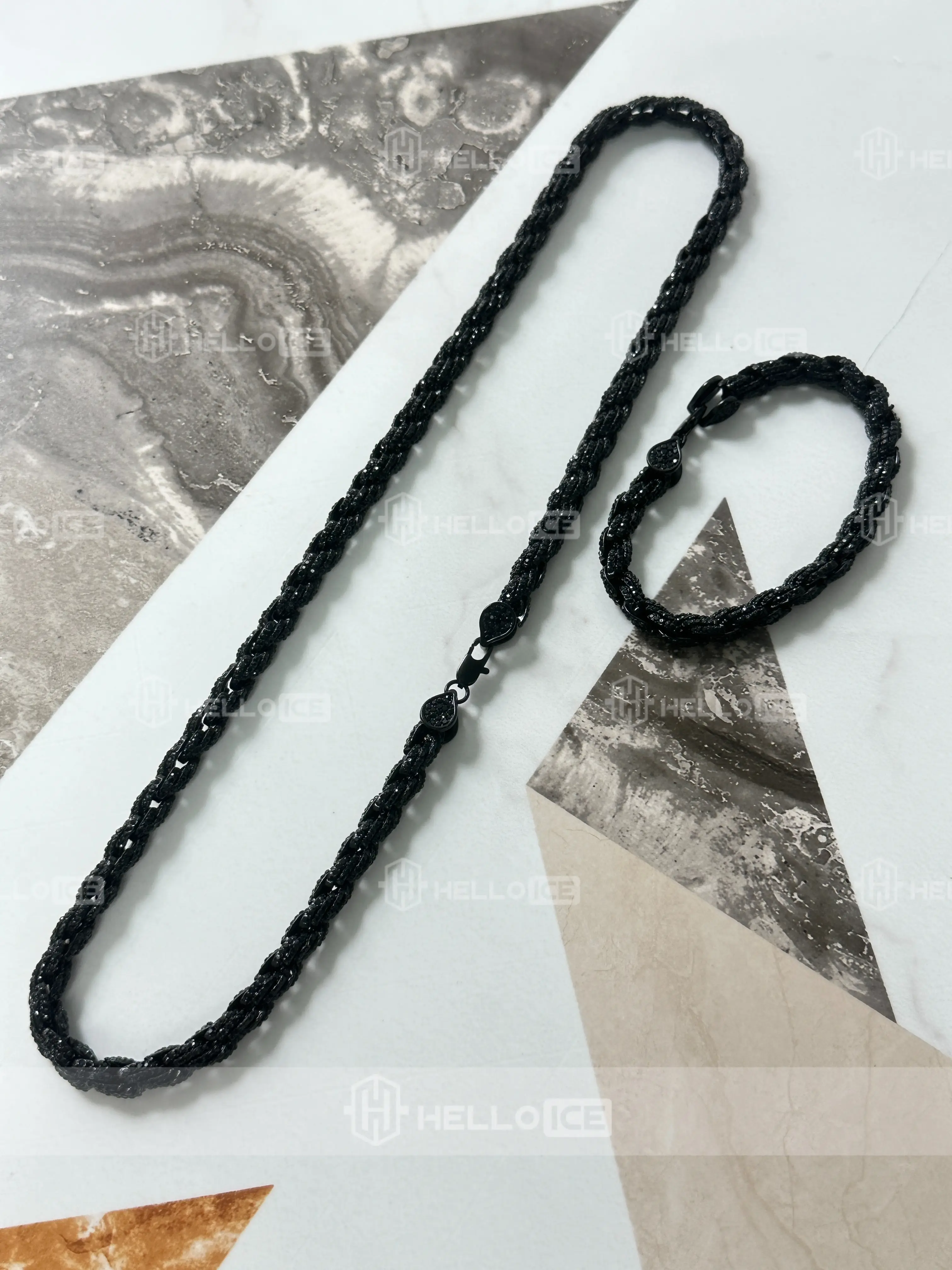 Helloice Review Image