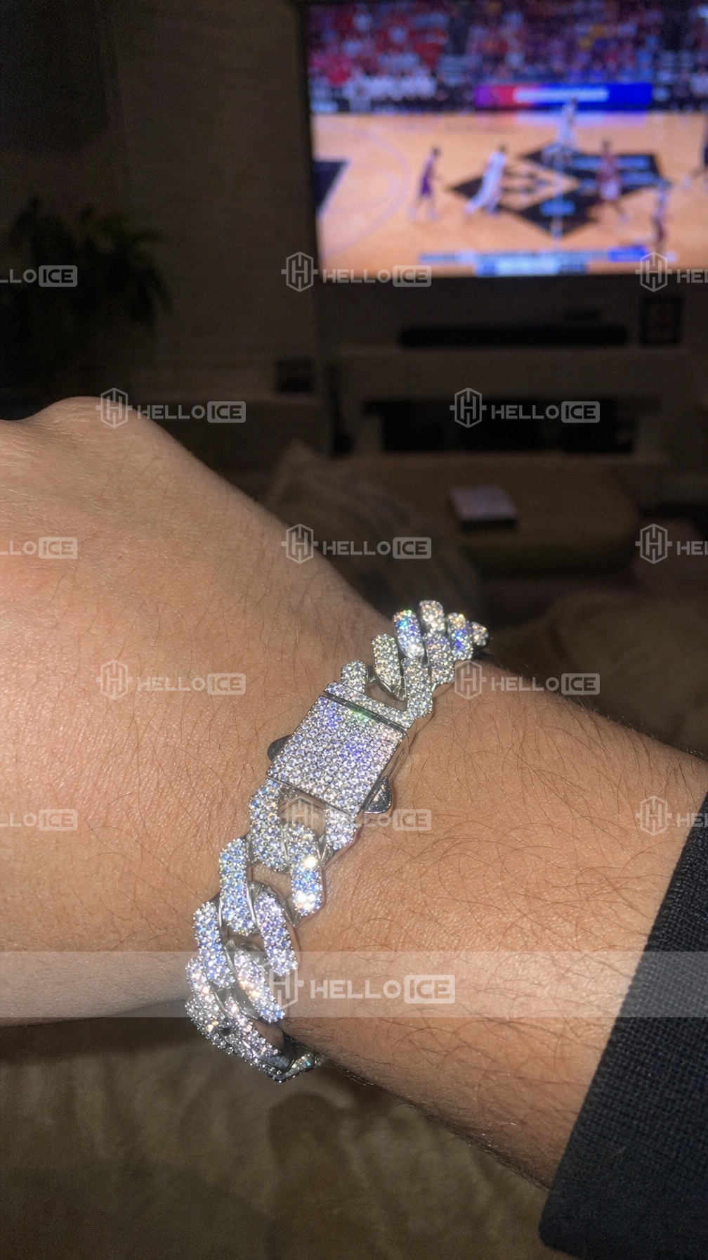 Helloice Review Image