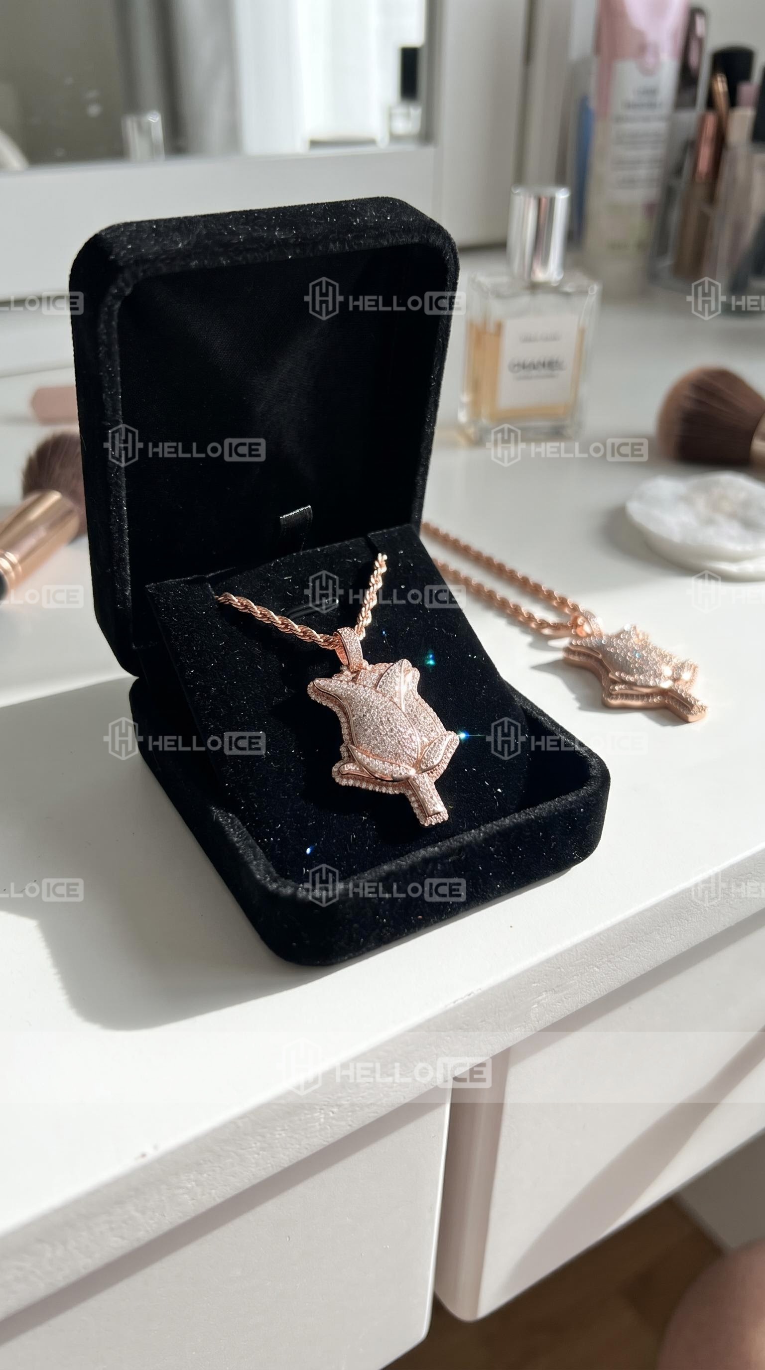 Helloice Review Image