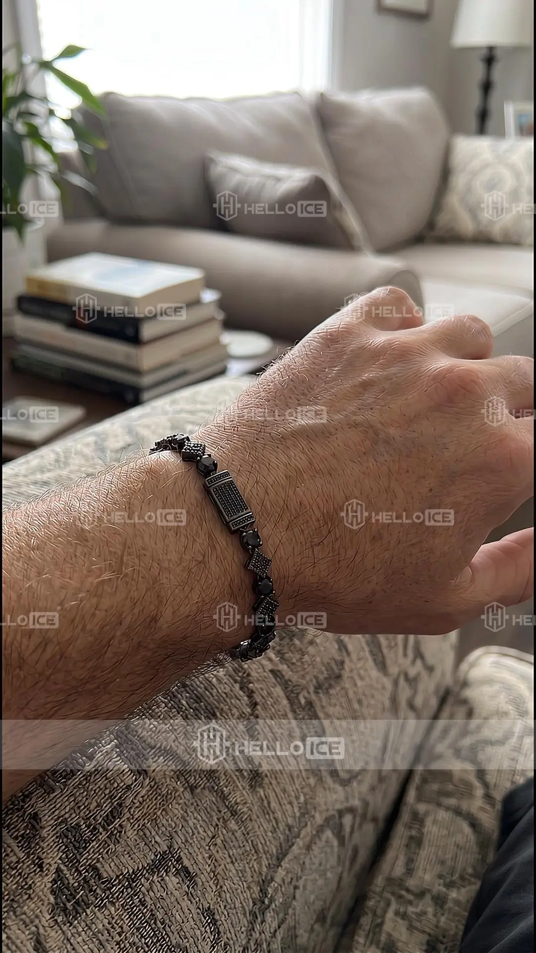 Helloice Review Image