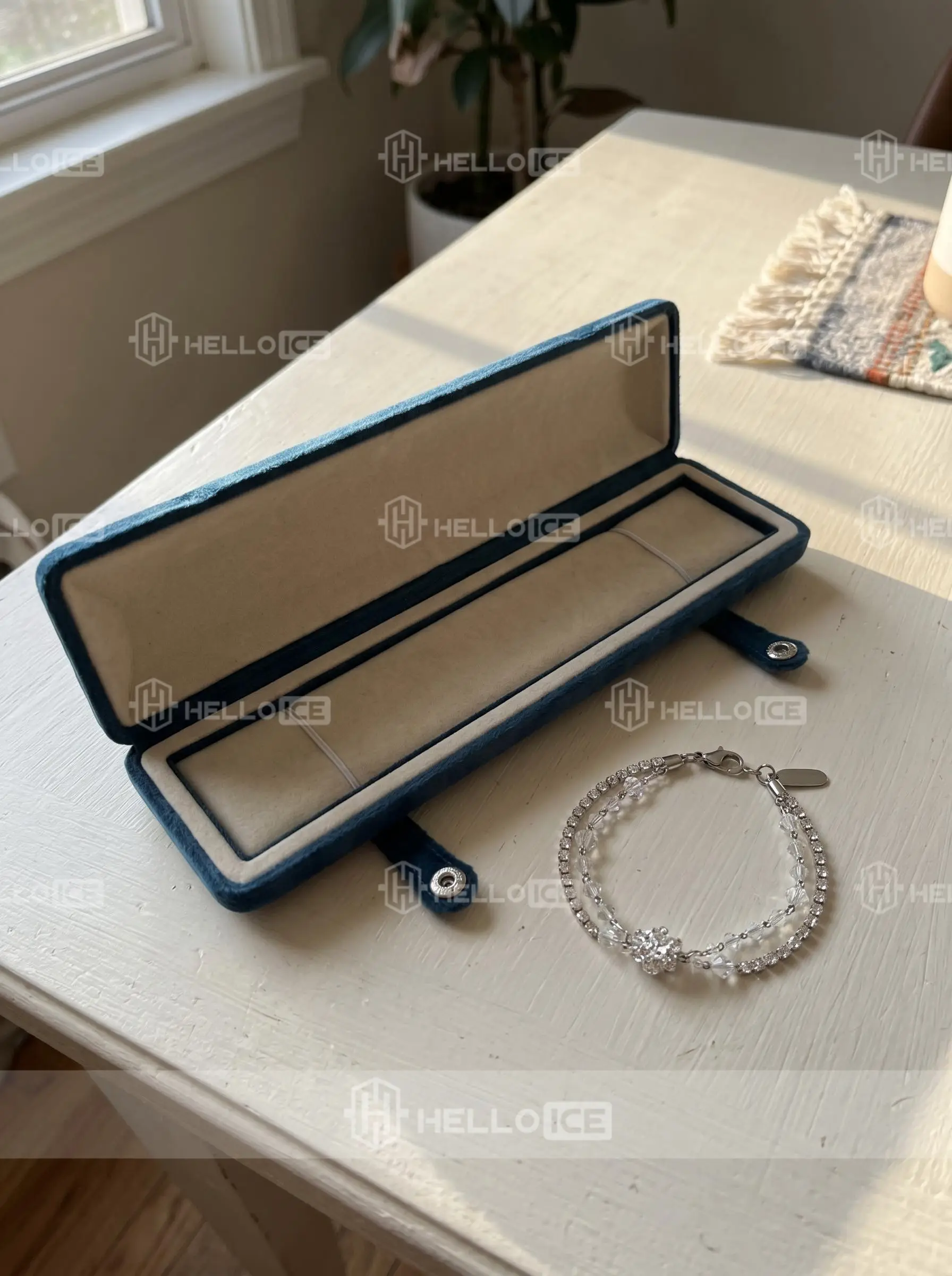 Helloice Review Image