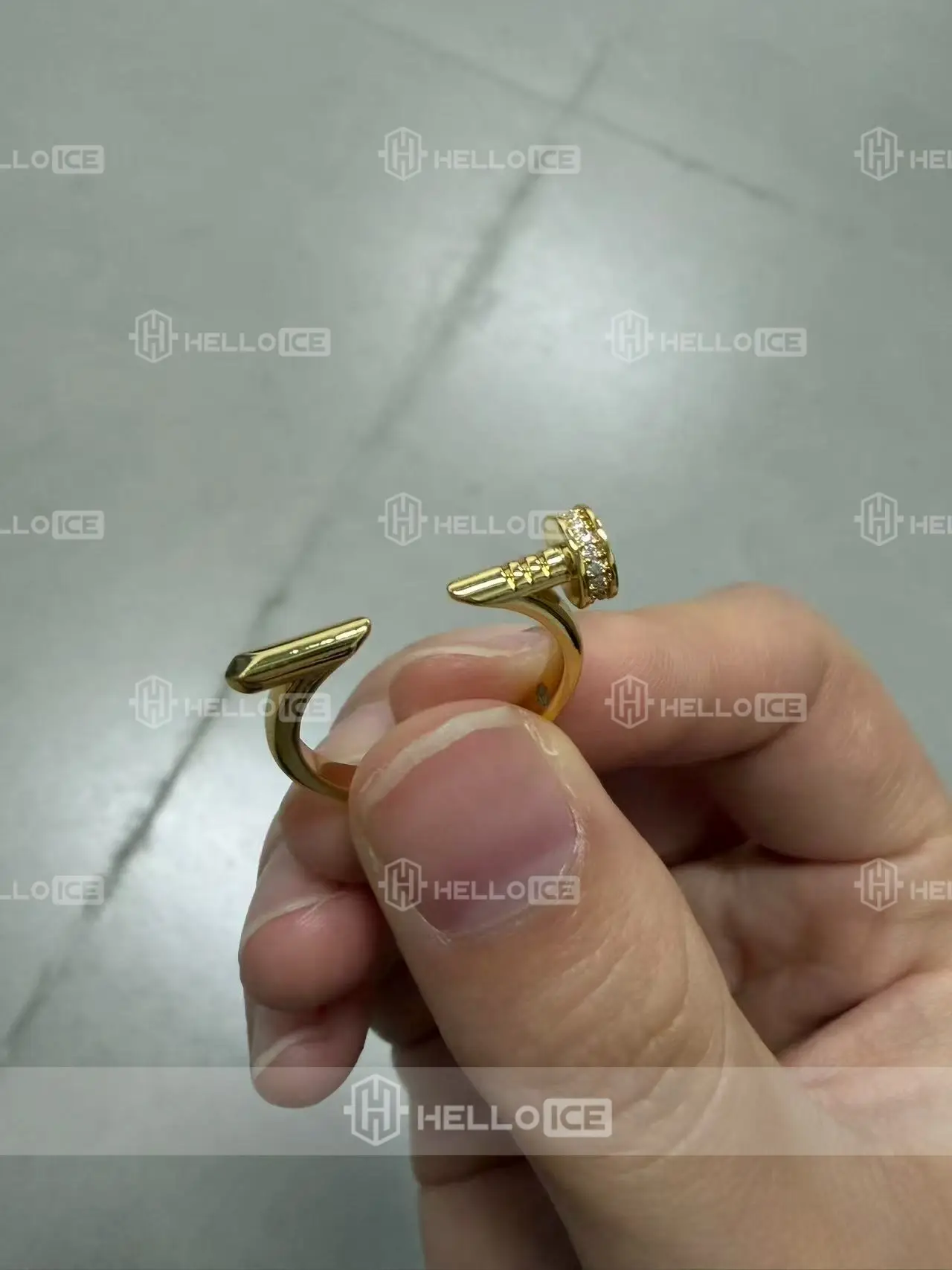Helloice Review Image