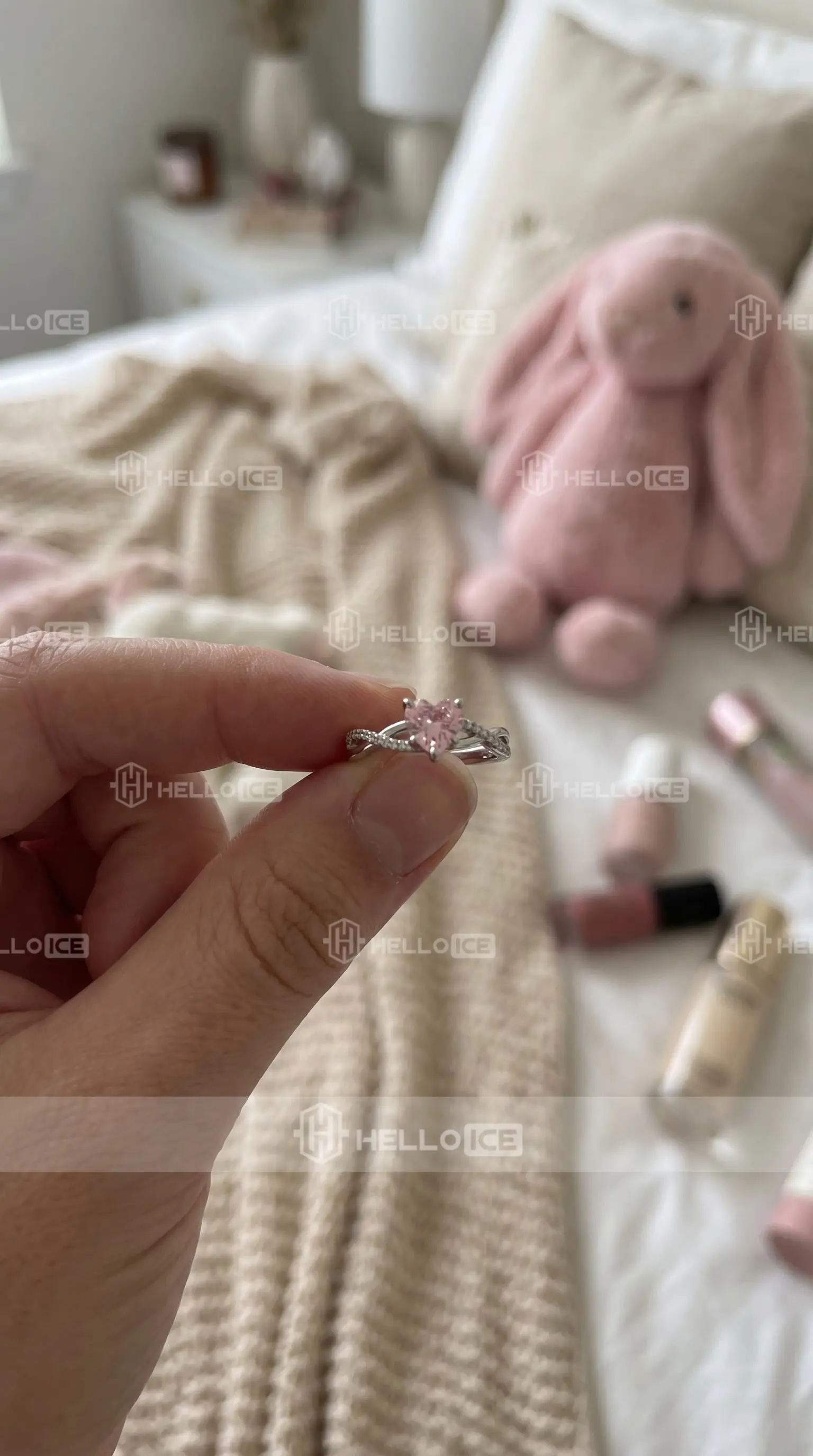 Helloice Review Image